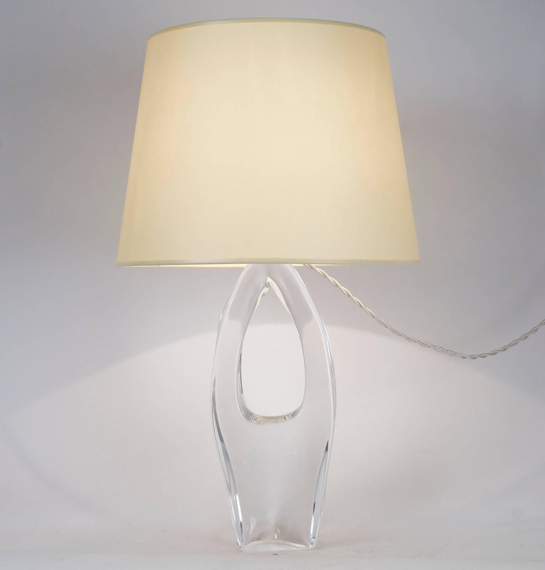 Crystal lamp by Daum signed on the base Daum France.
Custom-made fabric lampshades.
Rewired with twisted silk cord.
US standard plug on request.

Measures: Ceramic 29 cm, 11.4 in.
Height with lampshade: 48 cm, 18.9 in.