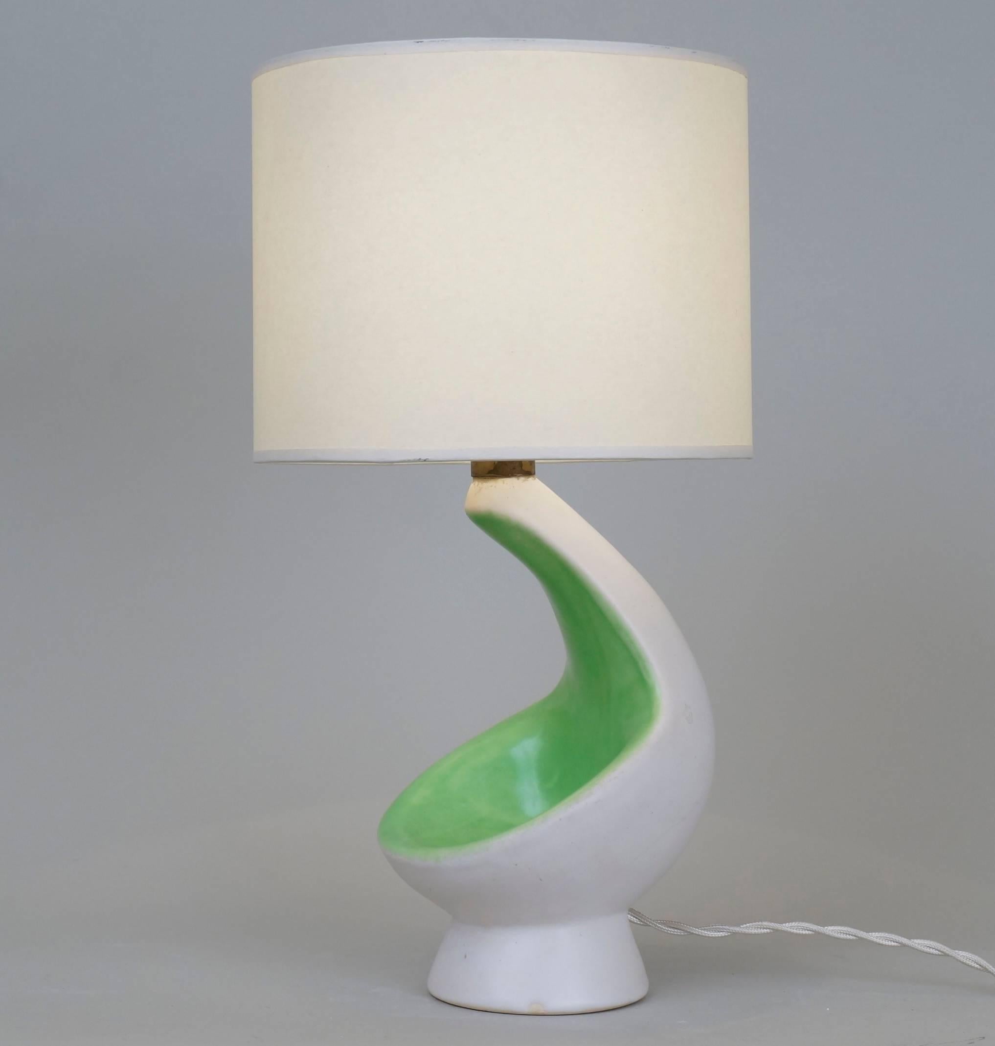 Two-toned table lamp white and green. 
Custom-made fabric lampshades.
Rewired with twisted silk cord. 
US standard plug on request.
Ceramic height: 20 cm-7,9 in.
Height with lampshade: 34 cm-18 in.