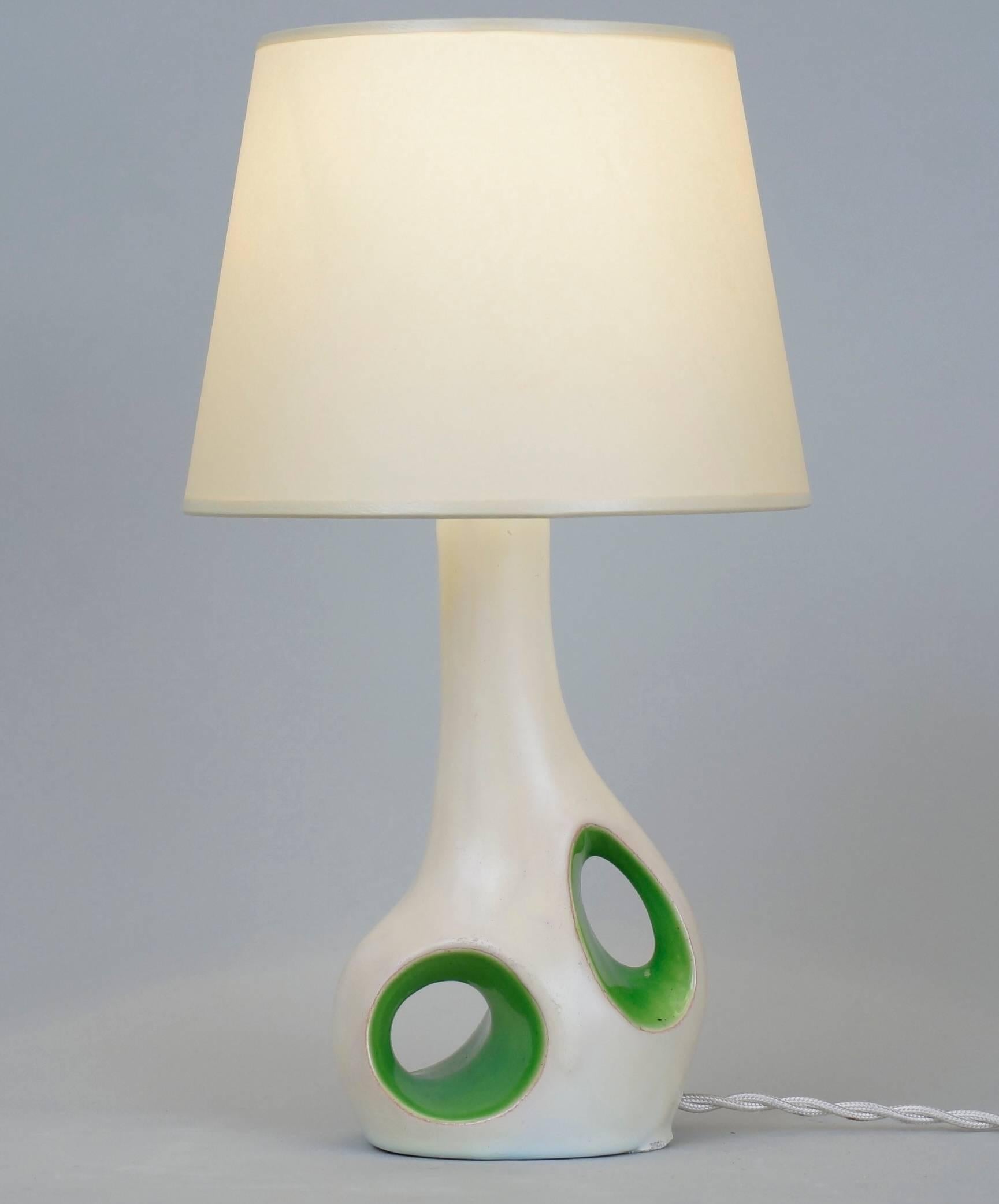 White and green two-toned table lamp.
Custom-made fabric lampshades.
Rewired with twisted silk cord.
US standard plug on request.
Measures: Ceramic height: 17 cm - 6.7 in.
Height with lampshade: 29 cm - 11.4 in.