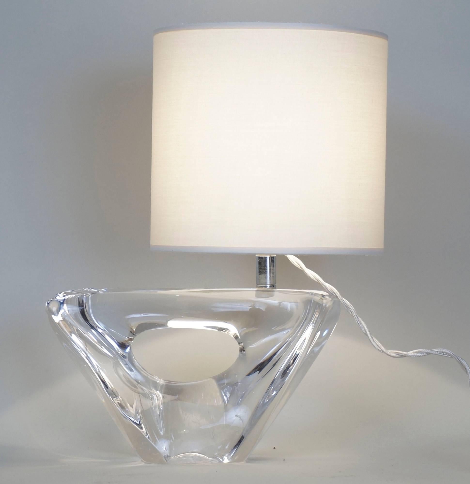 Crystal table lamp by Daum signed on the base Daum France.
Custom-made fabric lampshades.
Rewired with twisted silk cord.
US standard plug on request.

Measures: Crystal: 12 cm - 4.7 in.
Height with lampshade: 29 cm - 11.4 in.
 