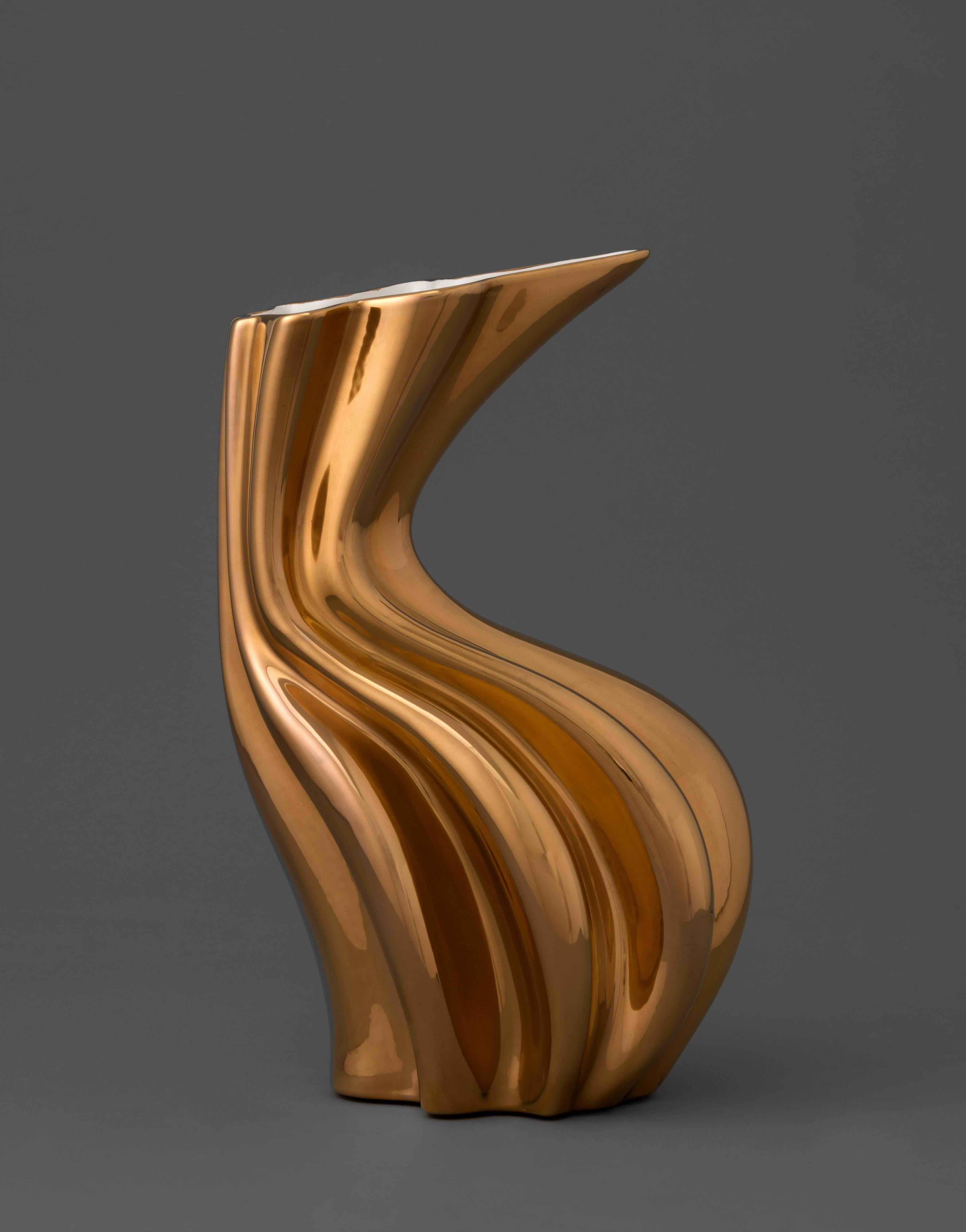 Italian Sinuo Gold by Niccolò Poggi, Handmade Ceramic Vase, Made in Italy For Sale