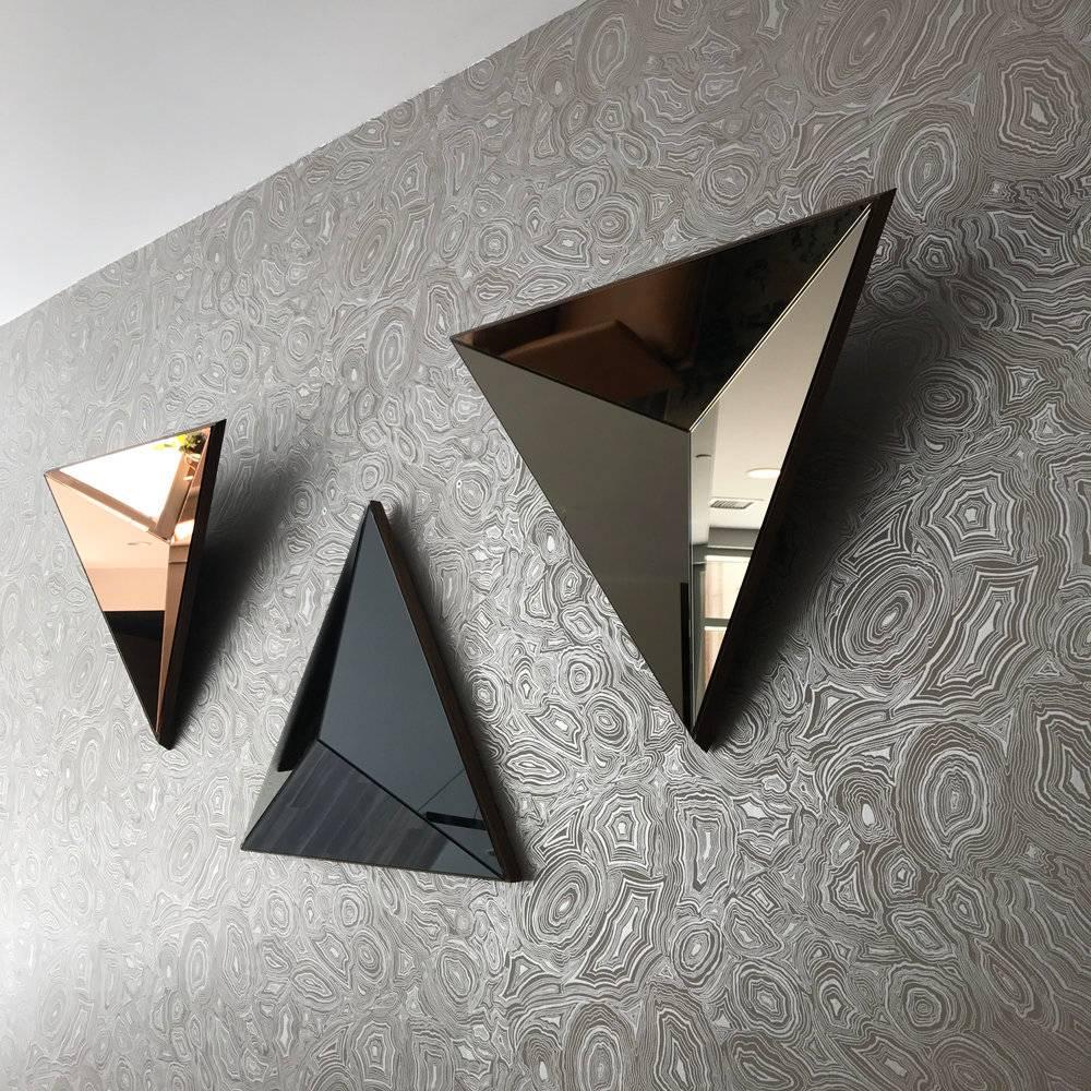 Contemporary Volume Bronze Mirror Concave in Walnut , Made in USA (Sonstiges) im Angebot