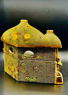 Japanese Imperial Satsuma Porcelain Palace House Box, Meiji Period (1868–1912)