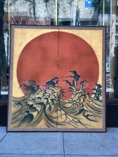 Antiker japanischer Edo-Byōbu-Paravent mit roter Sonne über stilisierten Wellen, um 1750