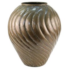 Egidio Casagrande Monumental Italian Modernist Hand-Hammered Brass Urn, Ca. 1950