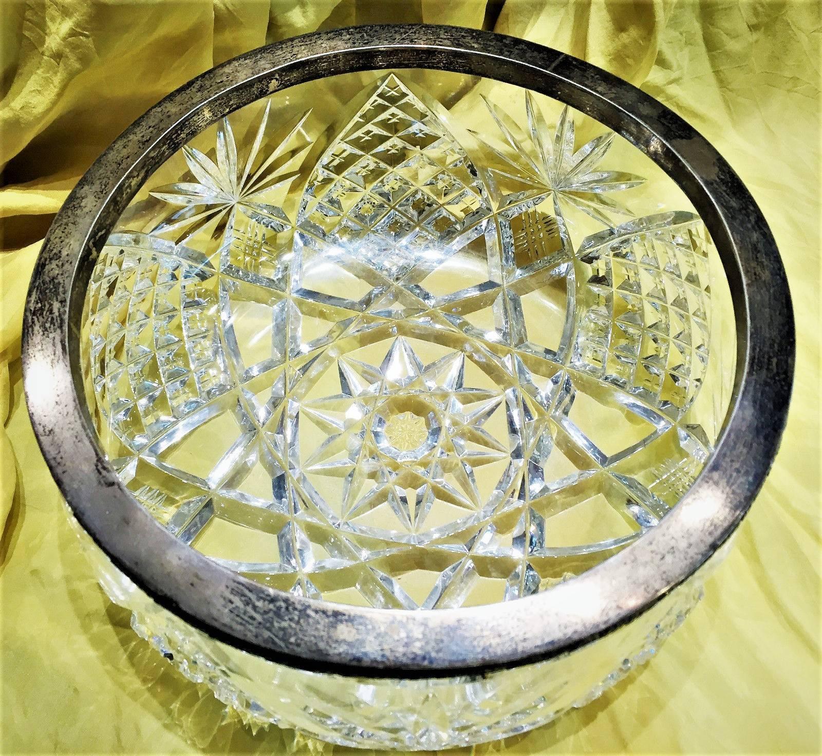 Große kreisförmige russische sowjetische klassische Kristall- und Silberschale, ca. 1945 (Empire) im Angebot
