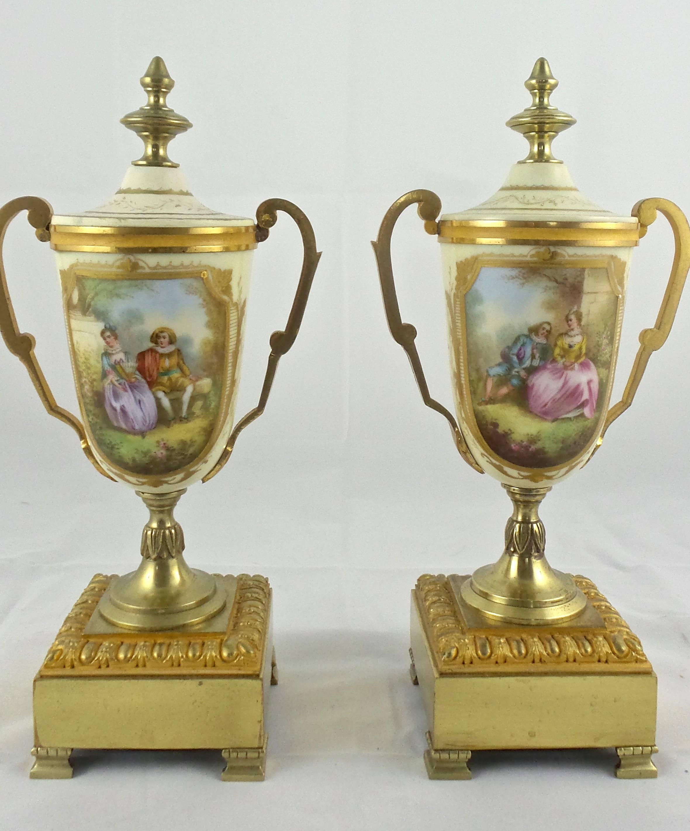 19th Century French Gilt Brass and Paris Porcelain Mantle Clock Set 3