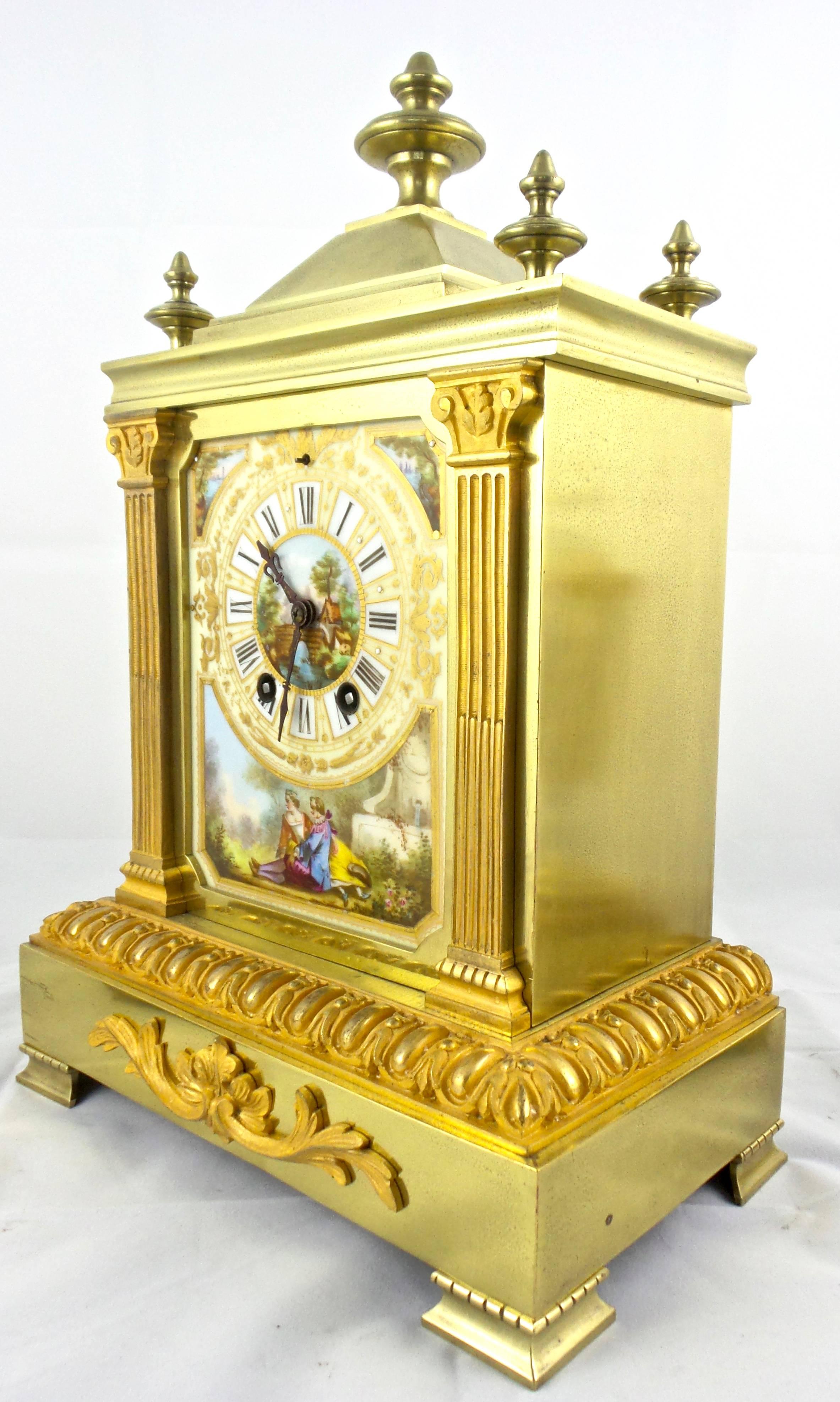 19th Century French Gilt Brass and Paris Porcelain Mantle Clock Set In Excellent Condition In Aberdare, GB