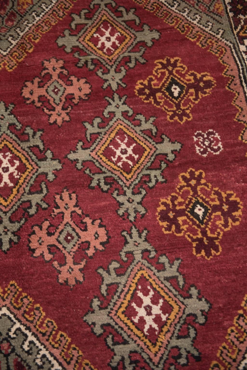 Hand-Woven Vintage Oushak Carpet Trans Moroccan Vibe For Sale
