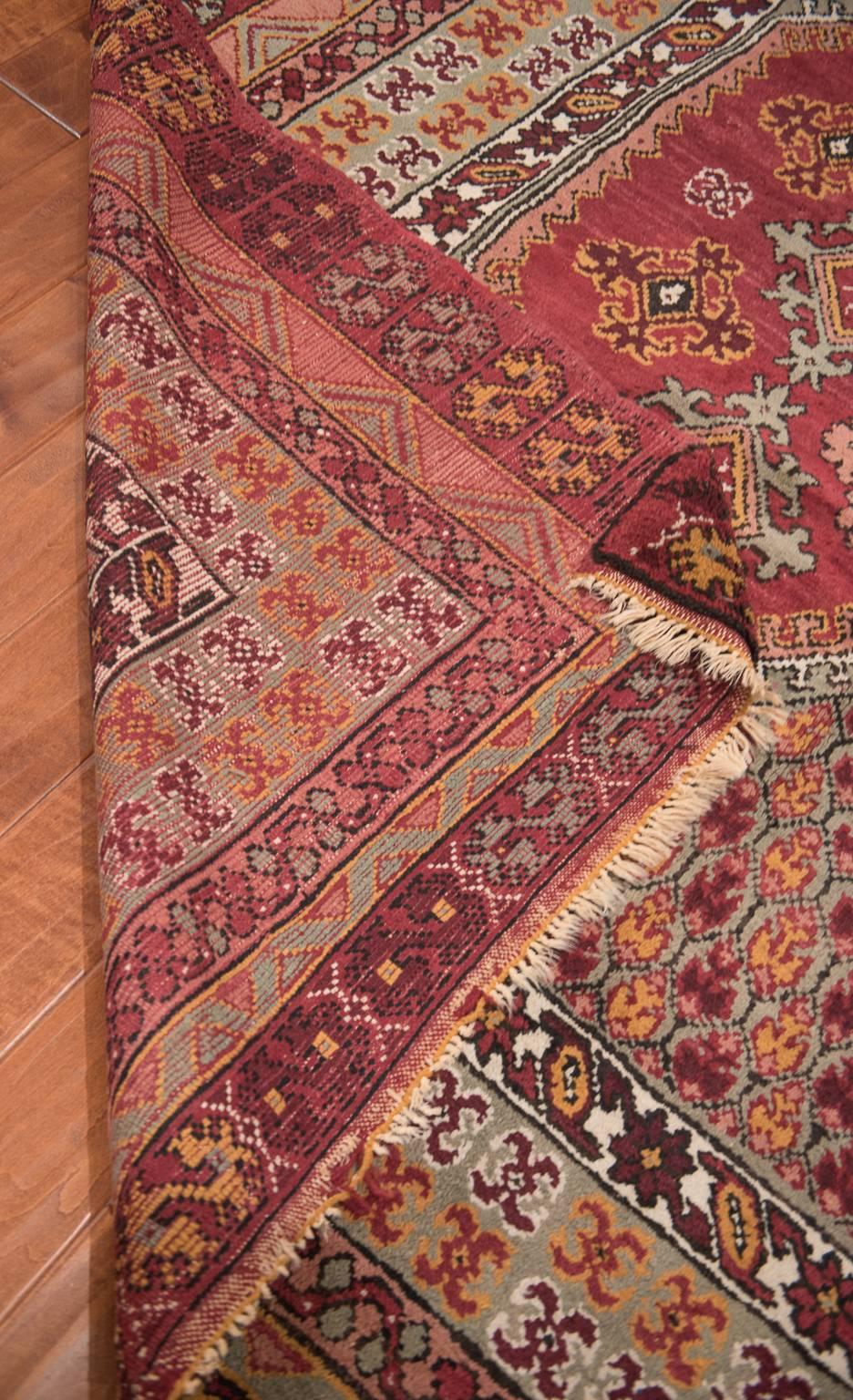 Vintage Oushak Carpet Trans Moroccan Vibe In Excellent Condition For Sale In Dallas, TX
