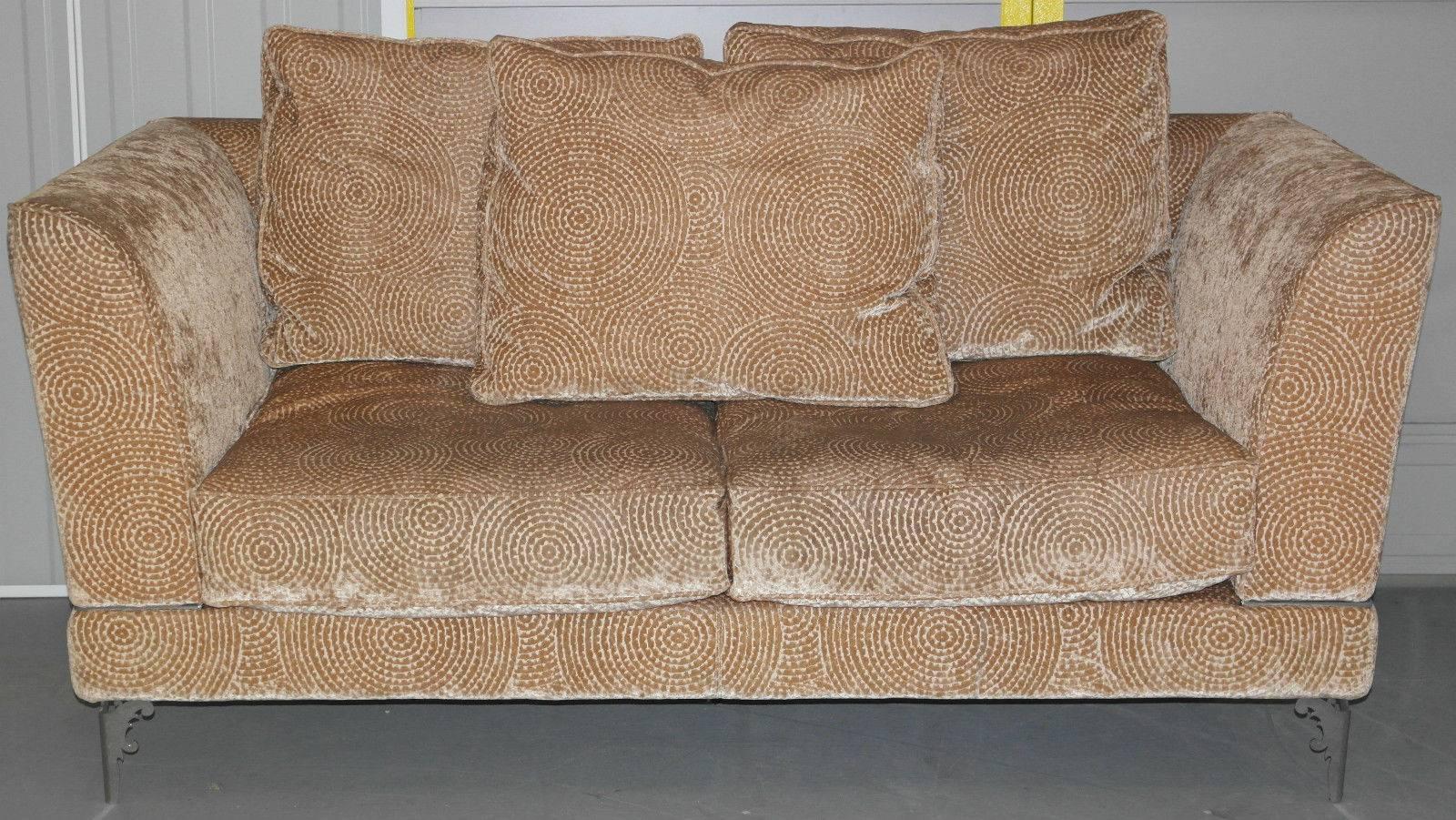 We are delighted to offer for sale this lovely brand new IPE Cavalli velvet sofa

This sofa has solid chrome sculpted legs, a solid chrome base line, luxury velvet upholstery and split feather filled cushions 

This pieces retails in the tens of