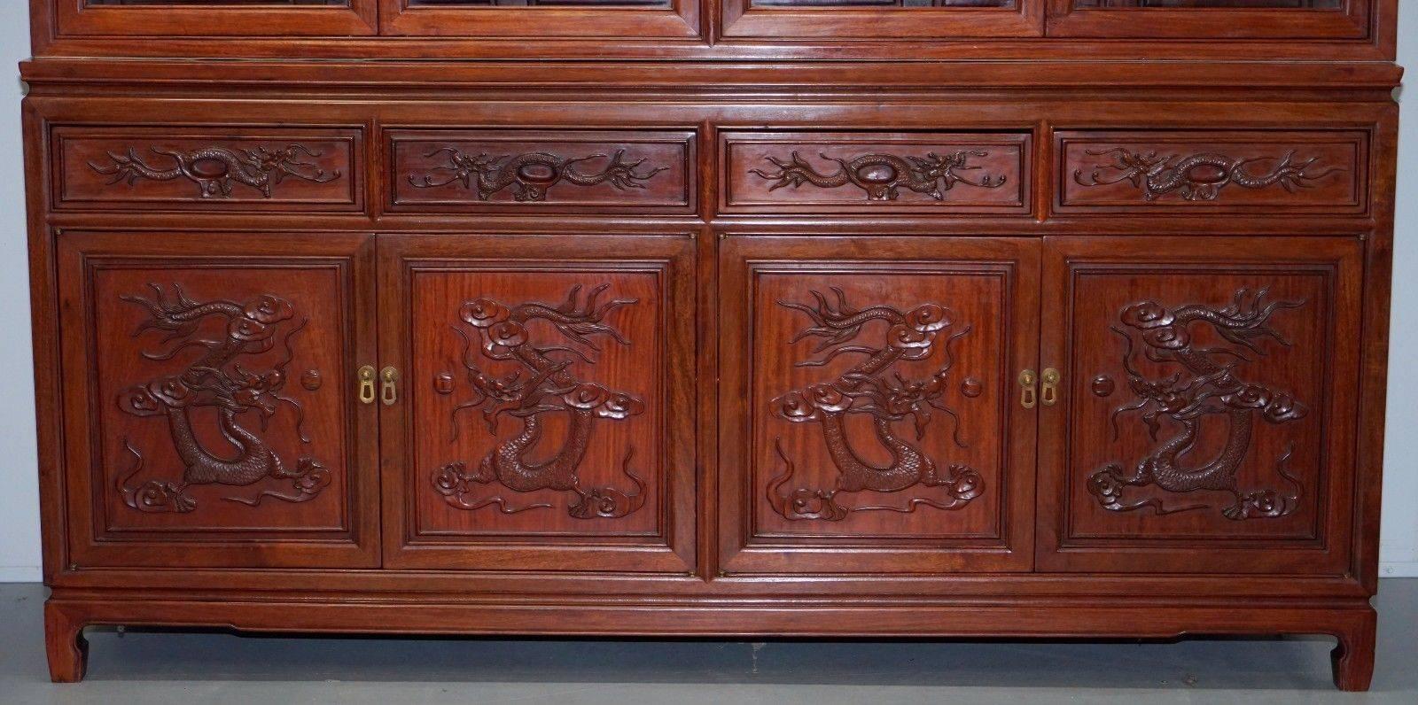 dragon dresser