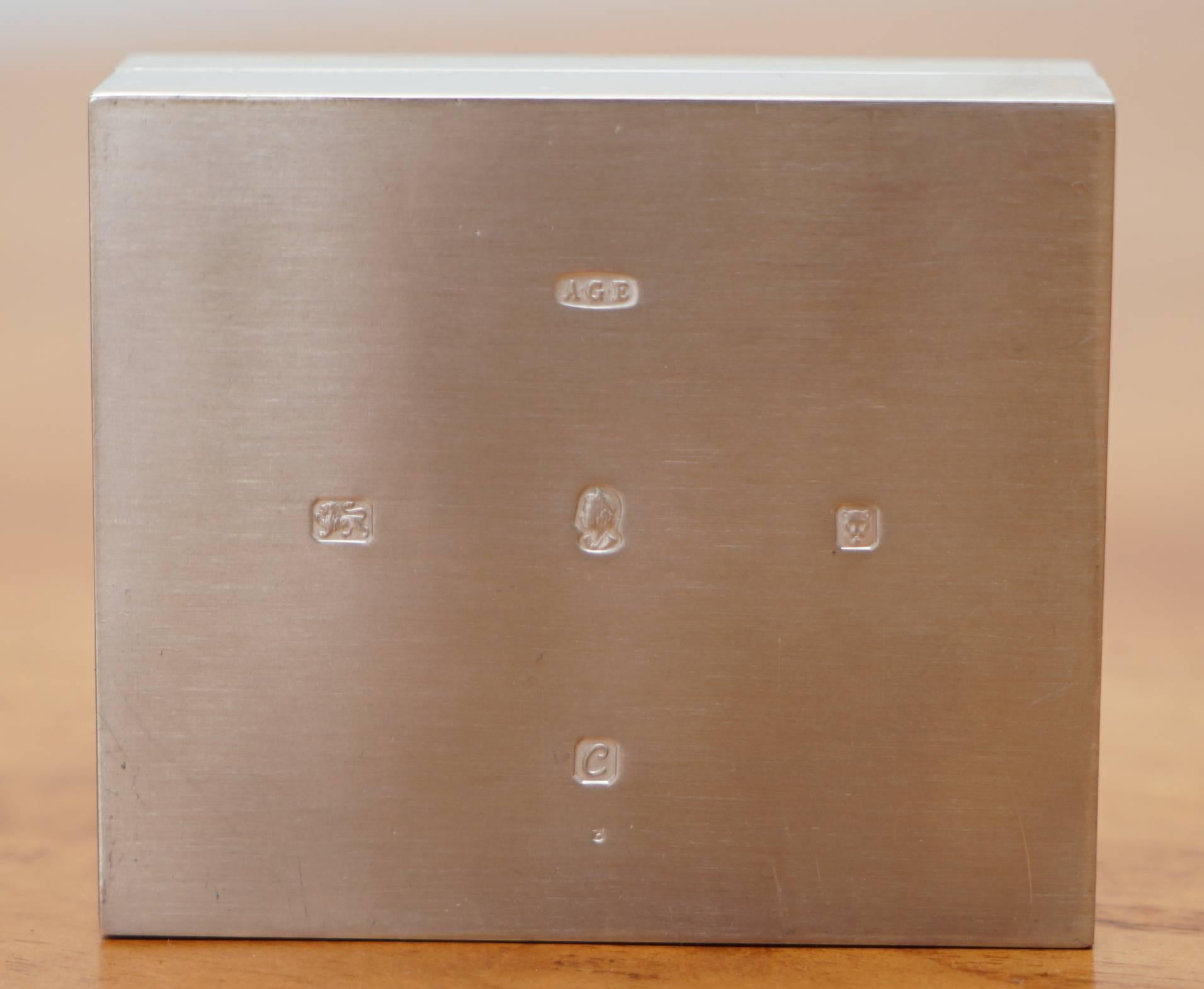 Caja de Artista Única Winsor & Newton Queen Elizabeth Jubilee Sterling Silver 1977 Tallado a mano en venta