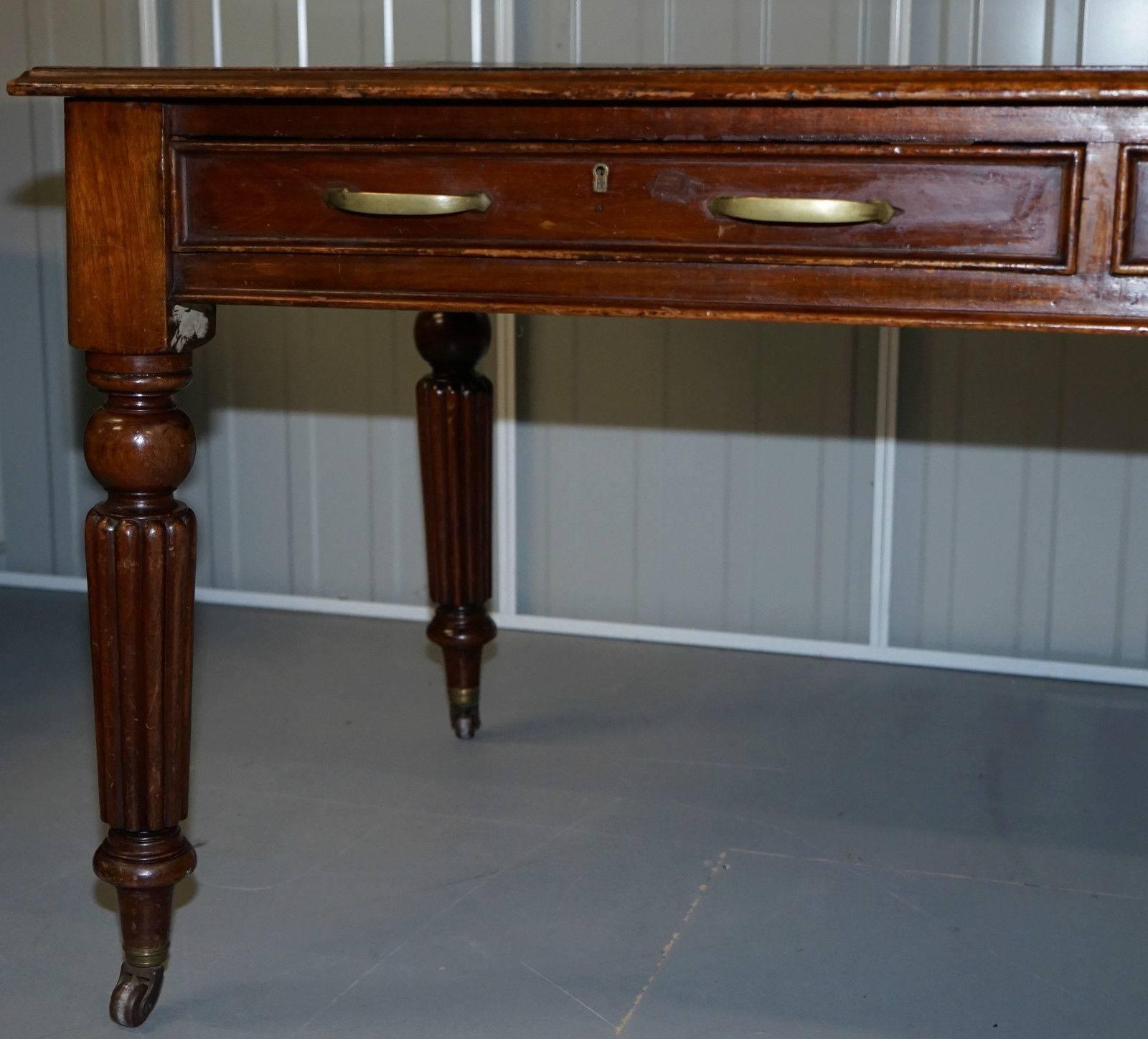 19th Century Victorian Walnut Gillows Reeded Legs Leather Partner Desk