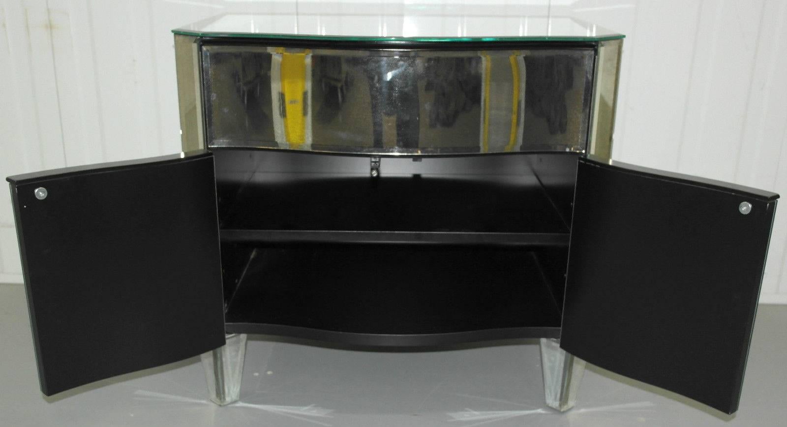 Italian Pair of Original Arte Veneziana Curved Beveled Glass Bedside Tables