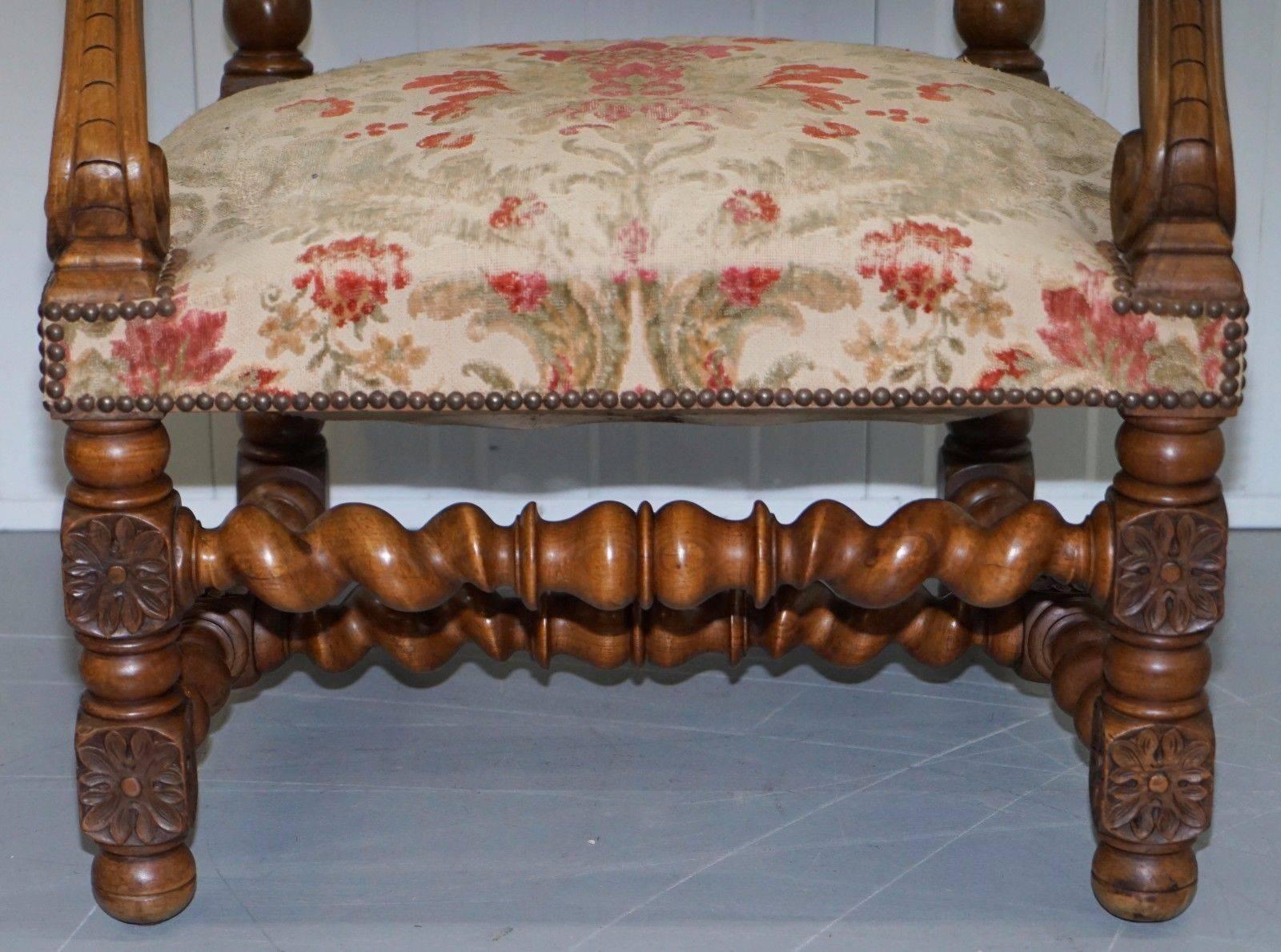 Hand-Carved Pair of Walnut Framed Lion Head Carved Throne High Back Armchairs, circa 1870