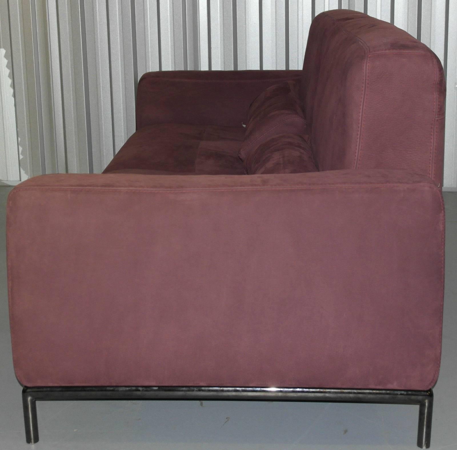 Nubuck Velvet Leather Recliner, Four-Seater Sofa and Footstool (Handgefertigt)