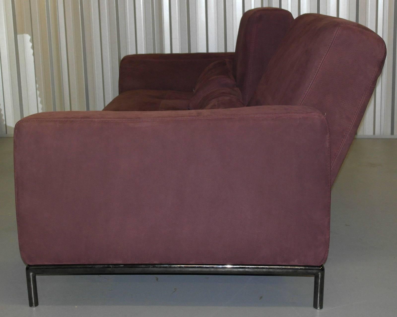 Nubuck Velvet Leather Recliner, Four-Seater Sofa and Footstool (21. Jahrhundert und zeitgenössisch)