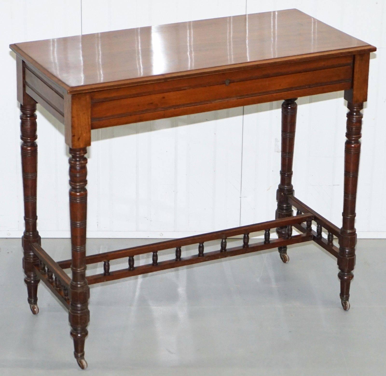 Stunning 1870 Victorian campaign used Military writing desk with hidden slope

Please note the delivery fee listed is just a guide, for an accurate quote please send me your postcode and I’ll price it up for you

A fantastic find in lovely period