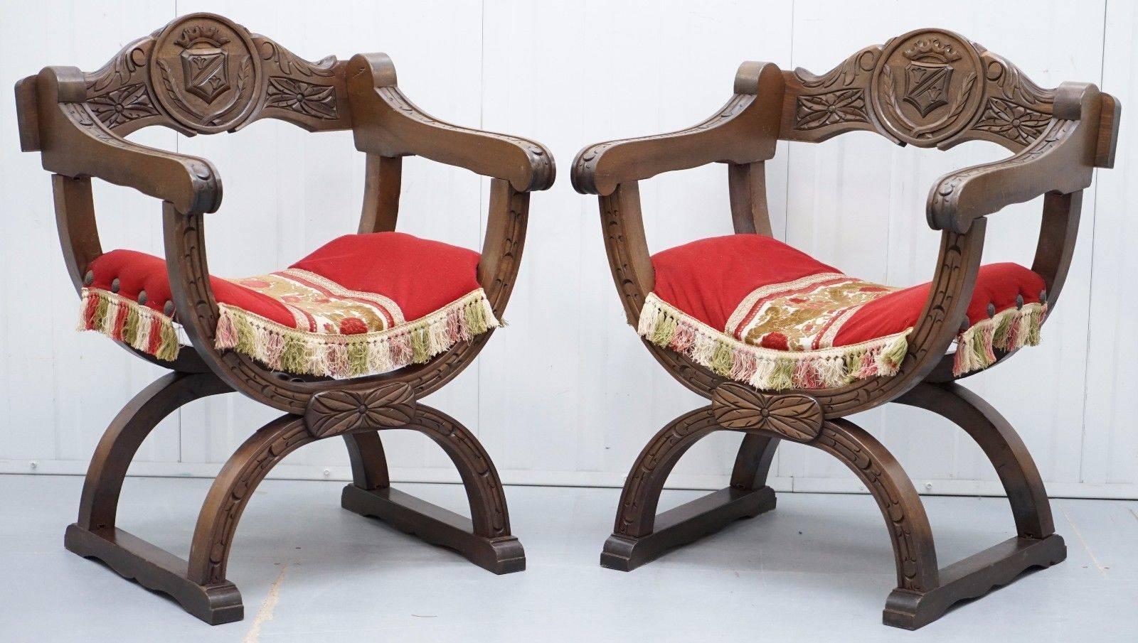 Hardwood Pair of 16th Century Style Italian Dantesca Carved Wood Chairs Dante Savonarola