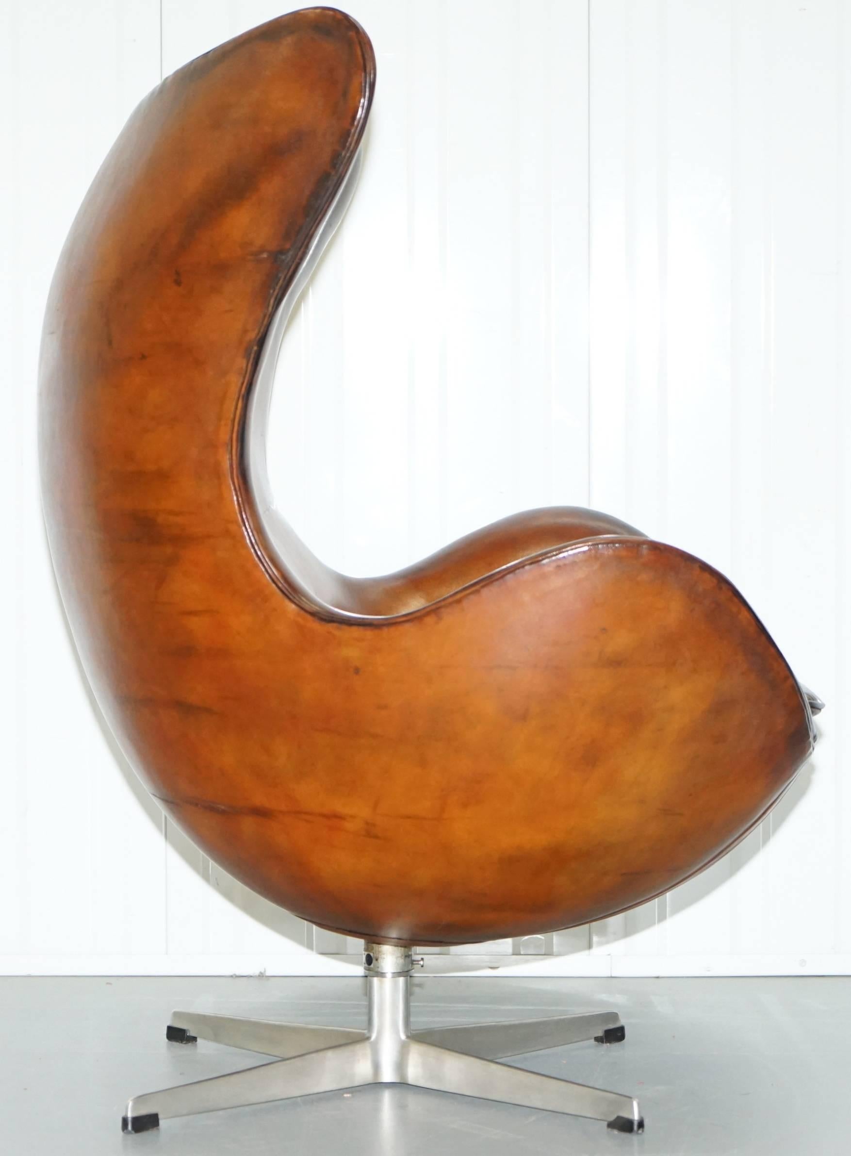 Hand-Crafted Original Stamped Fritz Hansen Egg Chair Arne Jacobsen Vintage Brown Leather