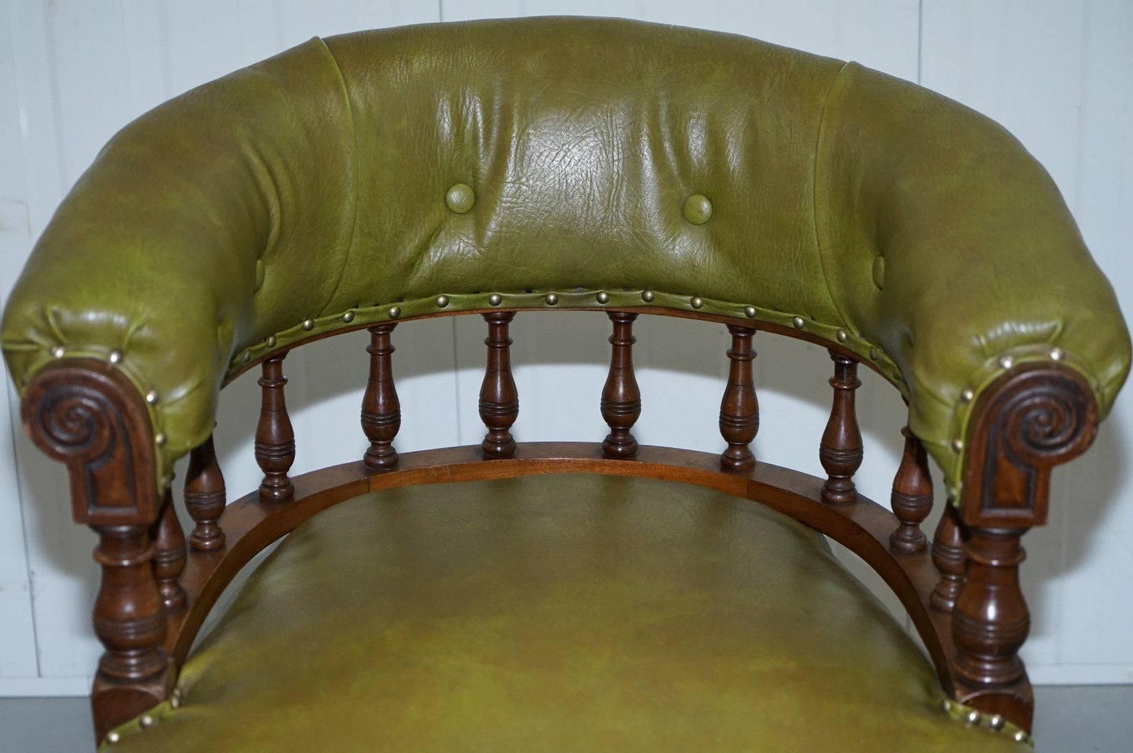 British Rare & Genuine Victorian, circa 1860 Chesterfield Buttoned Captains Office Chair