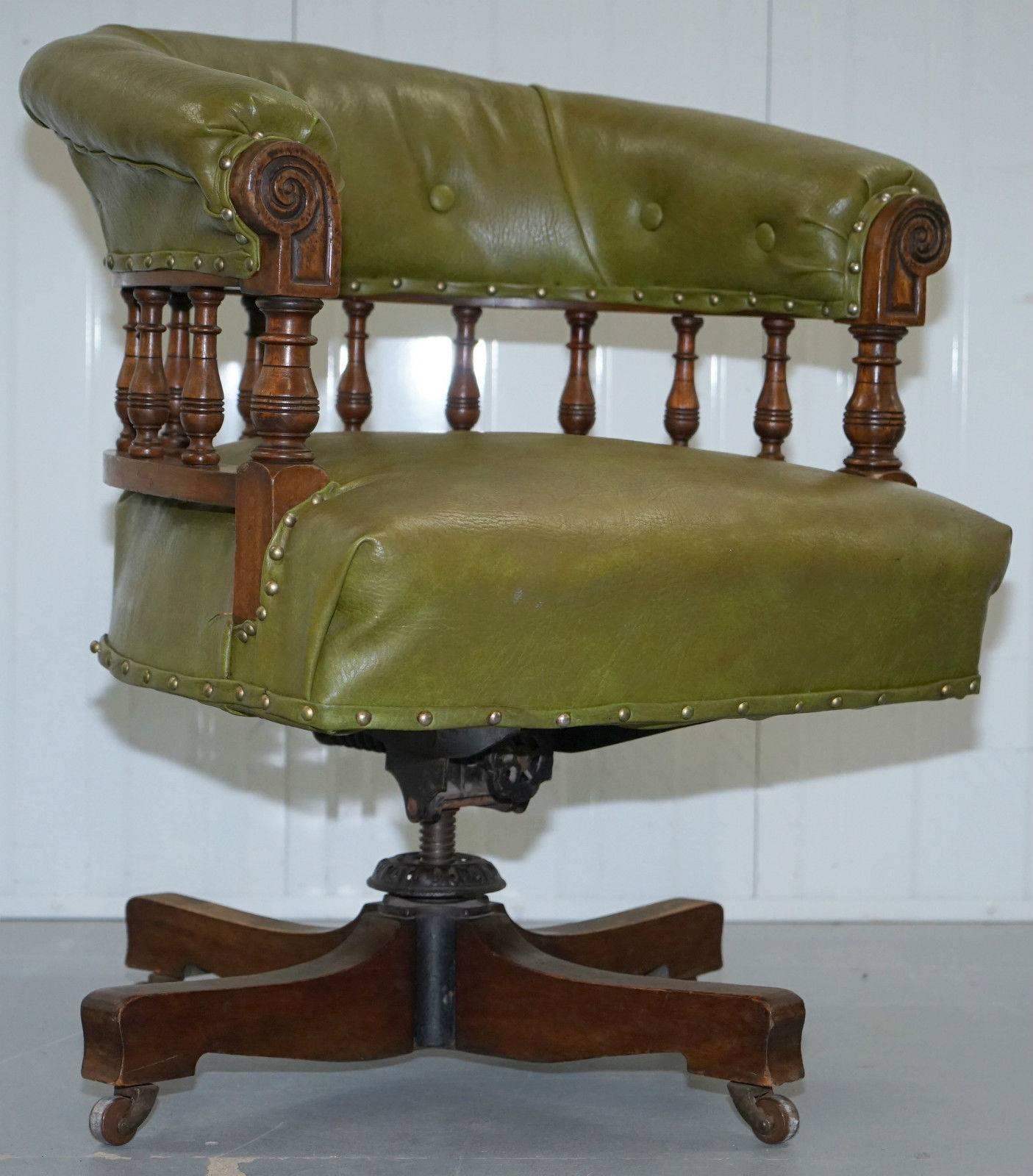 Rare & Genuine Victorian, circa 1860 Chesterfield Buttoned Captains Office Chair 2