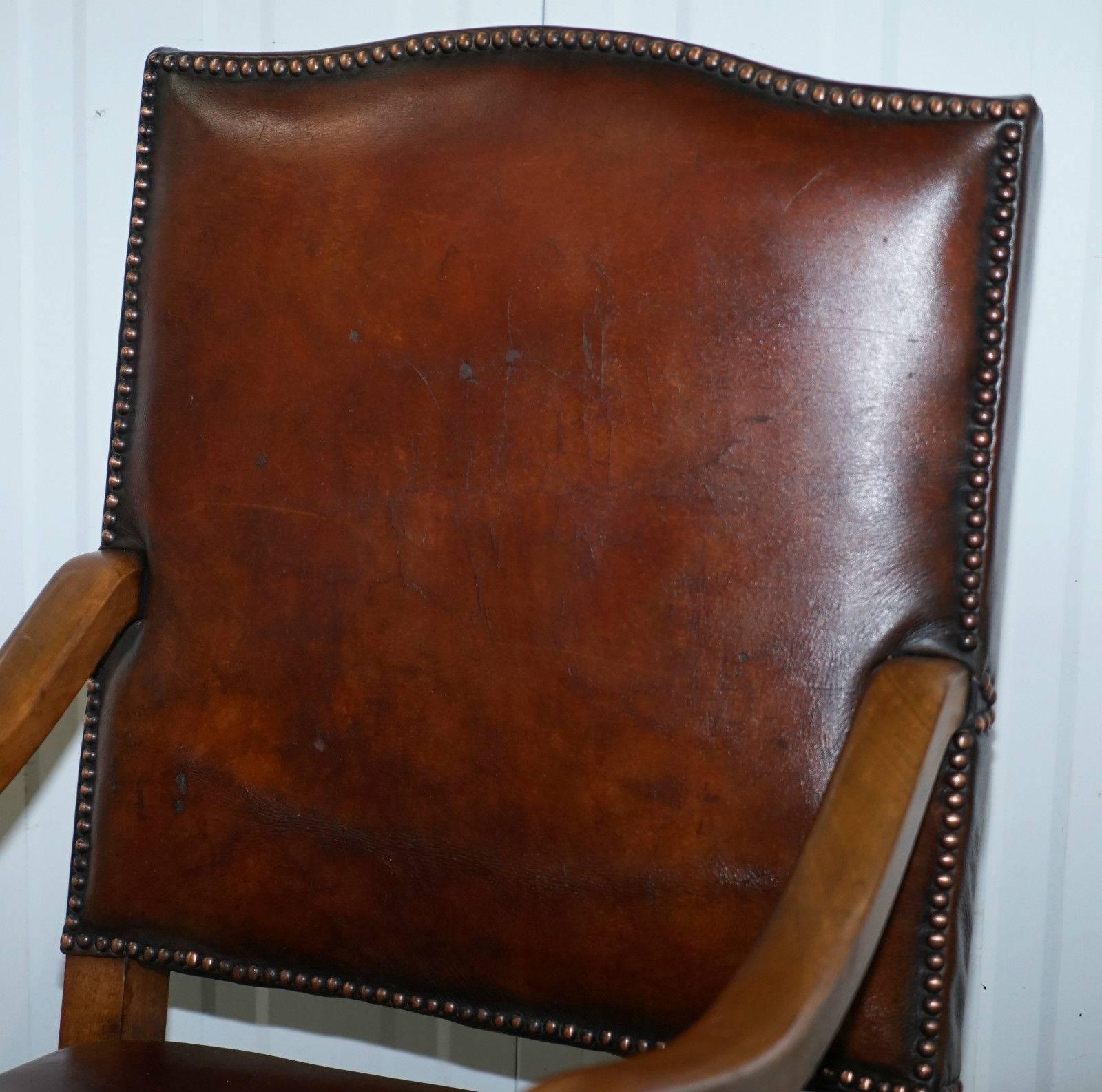 Pair of 19th Century Victorian Mahogany Brown Leather Carolean Throne Armchairs 1