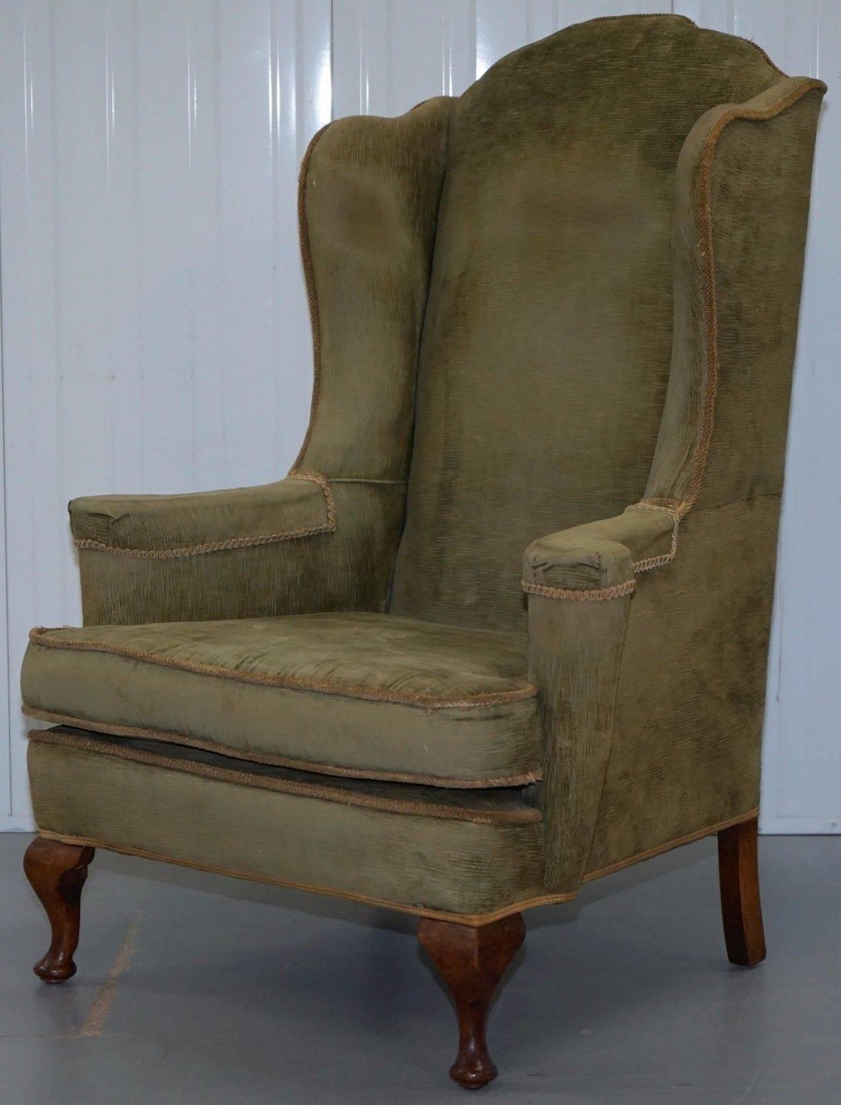 We are delighted to offer for sale this lovely pair of Victorian Wingback armchairs in the George I / William Morris style

A very nice well-proportioned pair of wingback armchairs with styling for the mid-1700s, the frame is all walnut, the arms