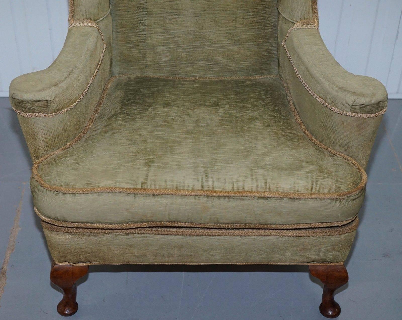 British Lovely Pair of Victorian George I Style Wingback Armchairs William Morris Style