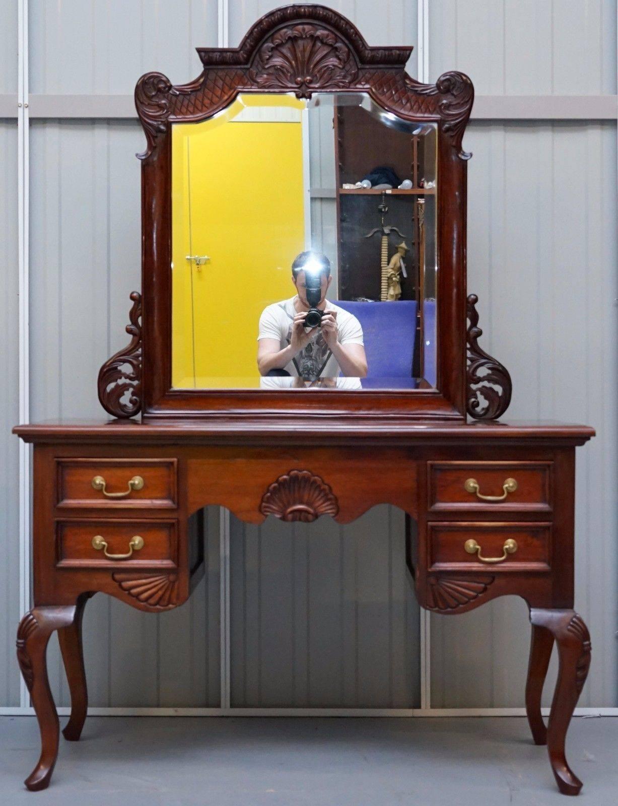 dressing mirror chair