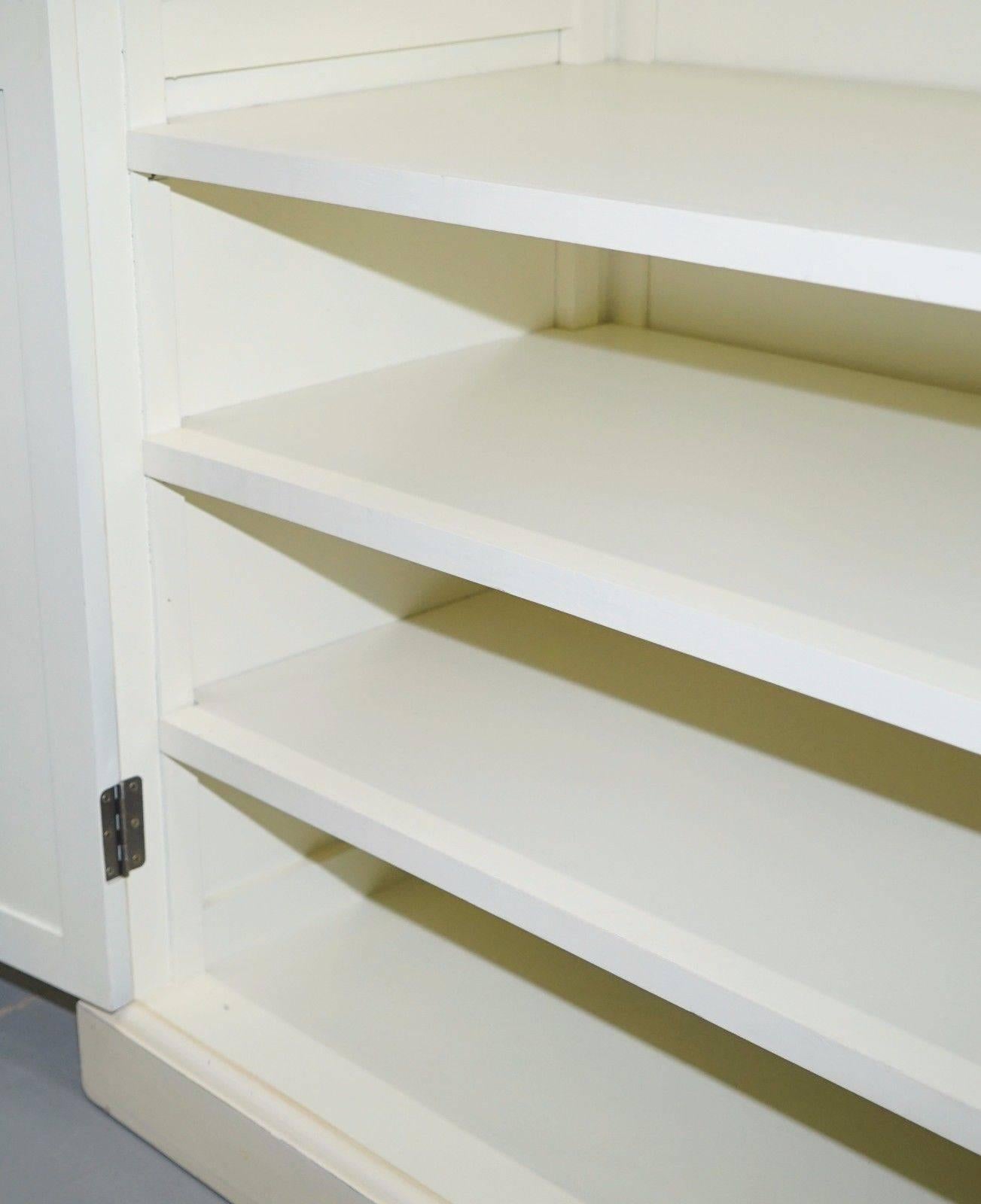 Contemporary Lovely Solid Wood Vintage French Country Style Wardrobe with Adjustable Shelves