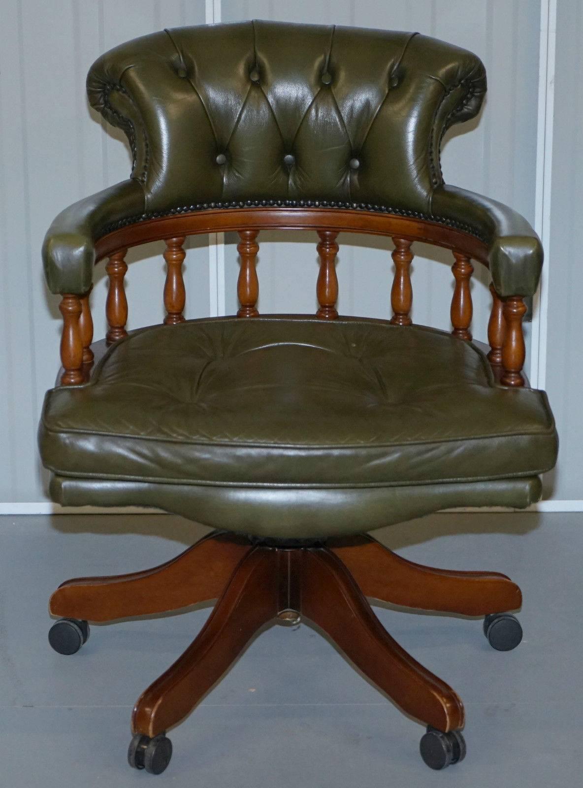 We delighted to offer for sale this lovely aged green leather Chesterfield Admirals captain’s chair

This is a custom commission, the arm ends are substantially covered in leather and padded, the idea being that when you slide the chair towards