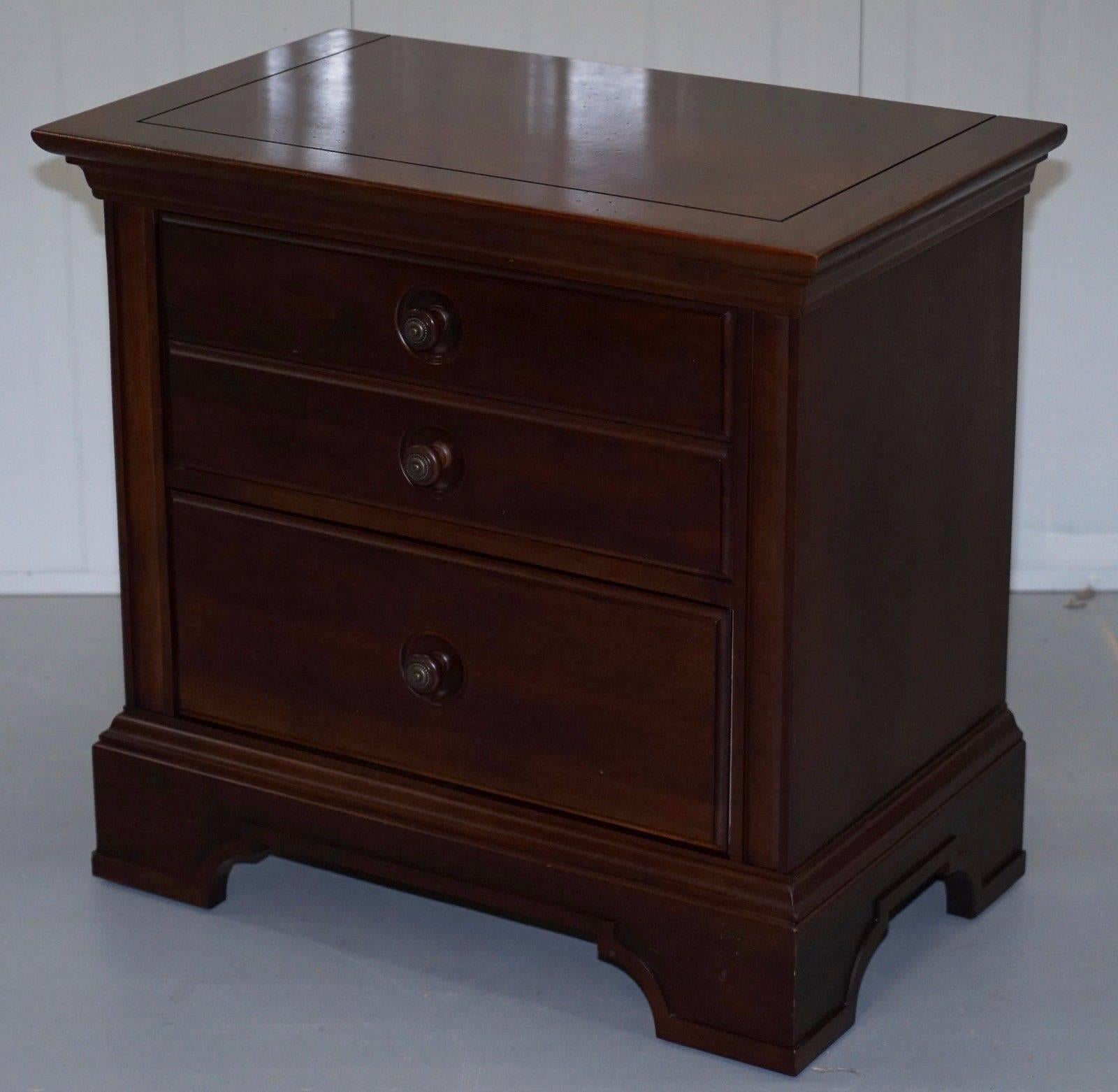 Stanley Furniture Pair of Bedside Tables 1