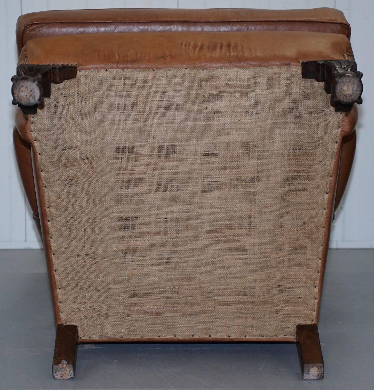 Paire de fauteuils Wingback en cuir Brown restaurés vers 1860 Pieds Claw and Ball en vente 1