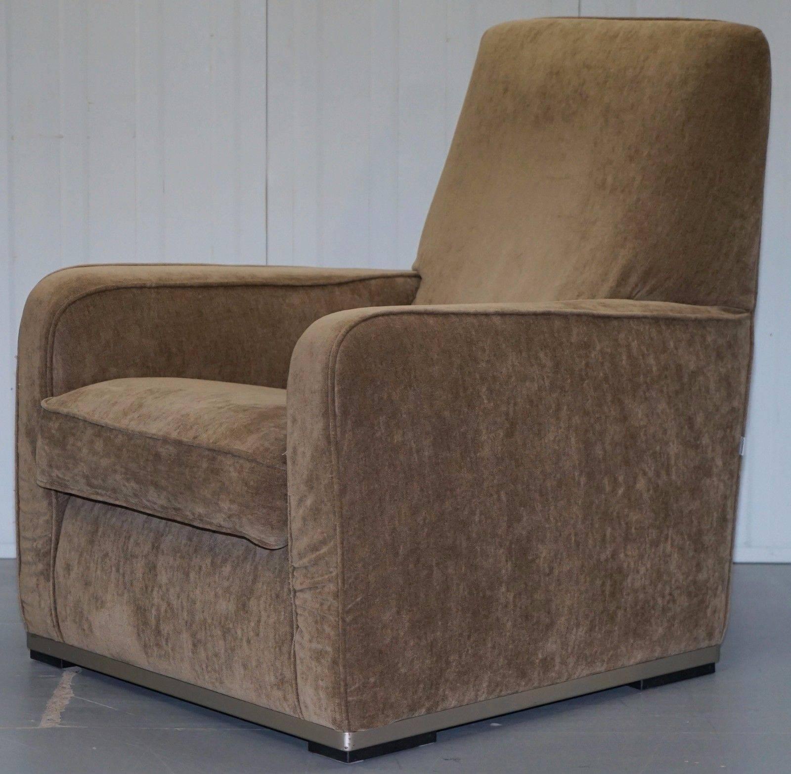 We are delighted to offer for sale this stunning pair of high back B&B Italia hand made in Italy Maxalto Imprimatur armchairs designed by Antonio Citterio RRP £6000.

The chairs are in lovely used condition throughout, the upholstery is velvet so