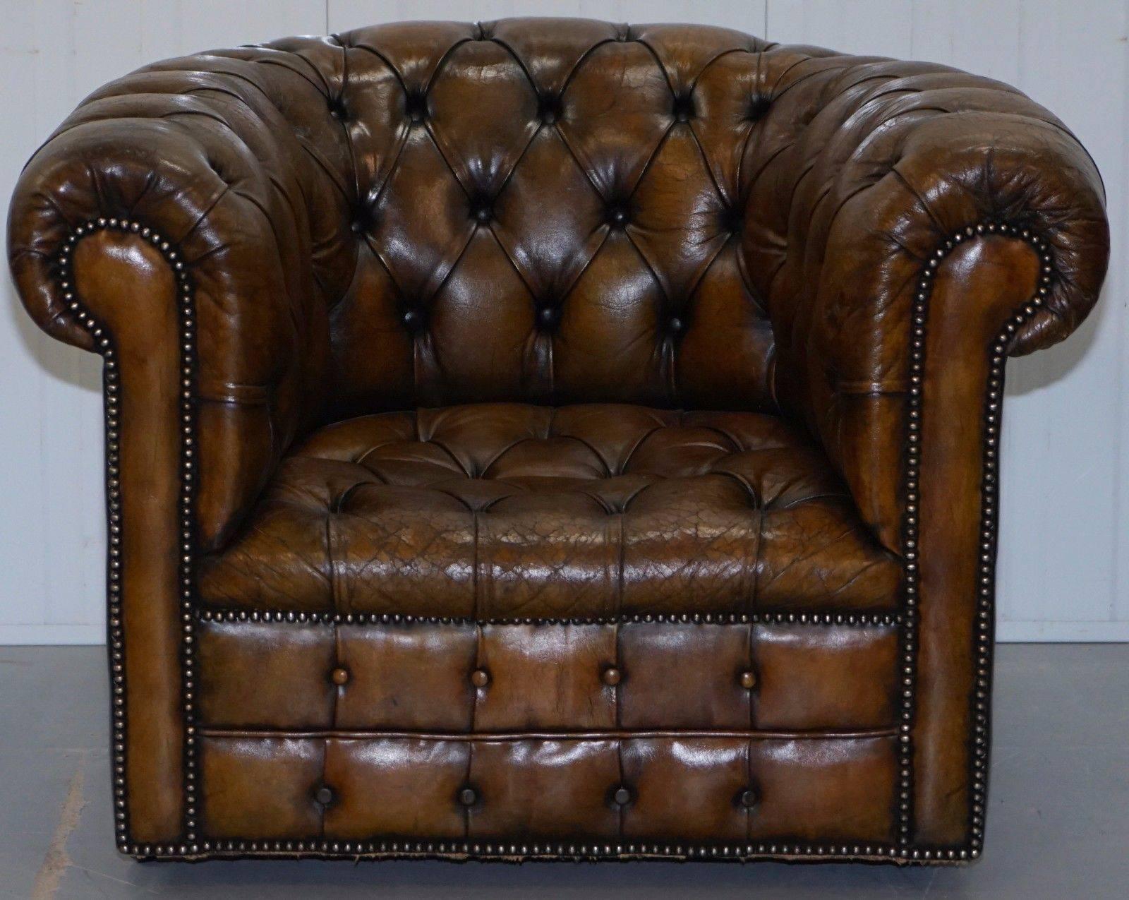 Wimbledon-Furniture is delighted to offer for sale this exceptionally rare original 1930’s fully buttoned Chesterfield club armchair in newly restored condition 

There is around 50-100 high definition super-sized pictures at the bottom of this