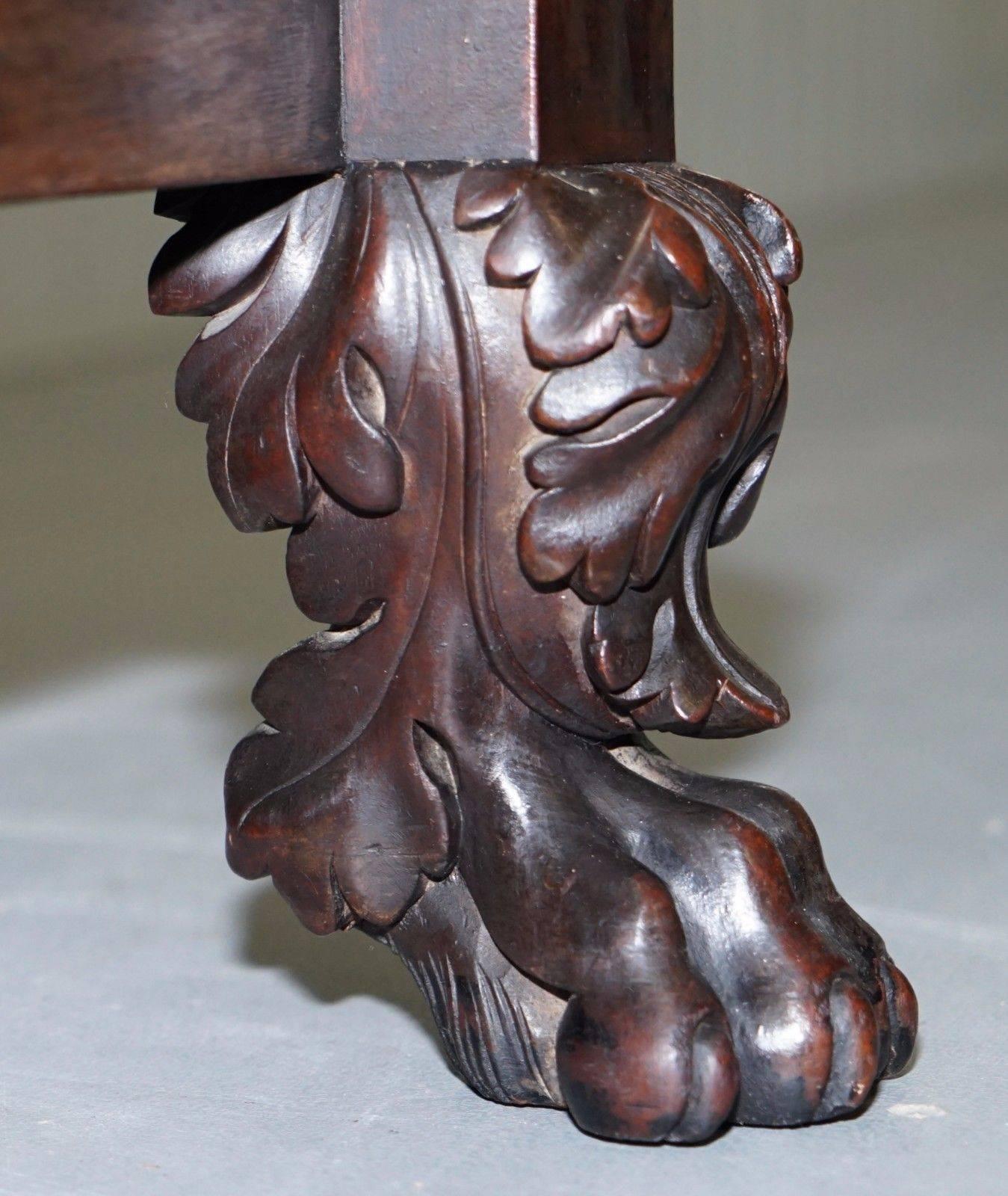 Lion Hairy Paw Carved American Federal Philadelphia Chest of Drawers, 1825 1