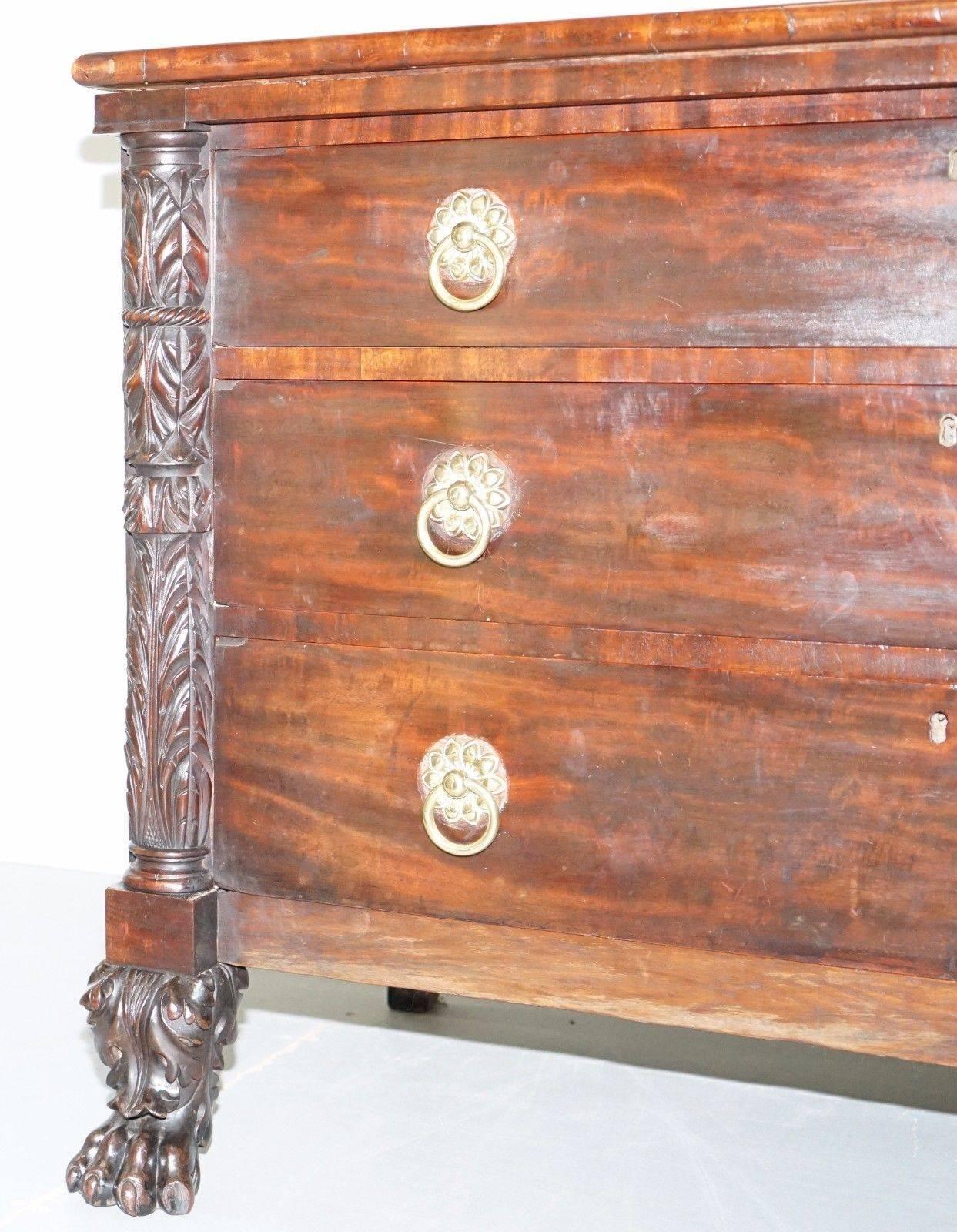 Hand-Carved Lion Hairy Paw Carved American Federal Philadelphia Chest of Drawers, 1825