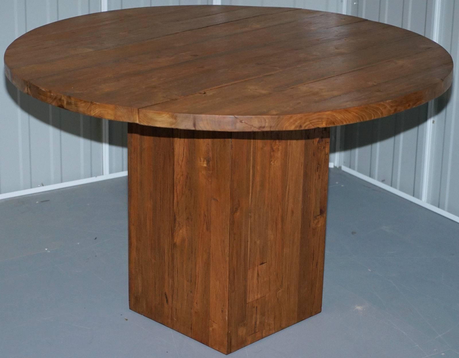 We are delighted to offer for sale this lovely RRP £1417 Raft furniture Megan solid reclaimed teak round dining table to seat four.

Built to last a lifetime with a style that will never date, the Megan is one of Raft’s most popular choices.