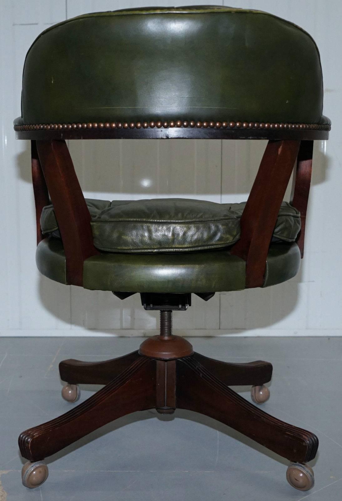 Stunning Cushioned Chesterfield Admirals Court Captains Aged Green Leather Chair 1