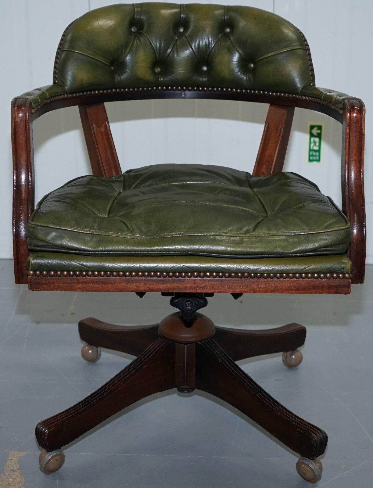 Mid-Century Modern Stunning Cushioned Chesterfield Admirals Court Captains Aged Green Leather Chair