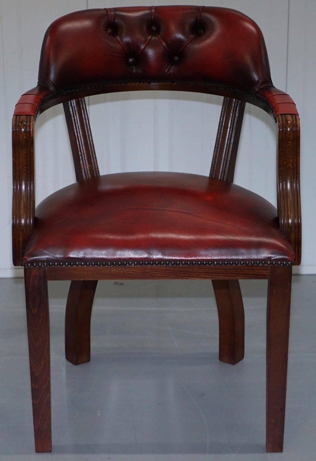 We are delighted to offer for sale this very nice aged oxblood leather Chesterfield court chair

Ideally suited for a desk or guest chair, we have deep cleaned hand condition waxed and hand polished it from top to bottom

 Dimensions

Height