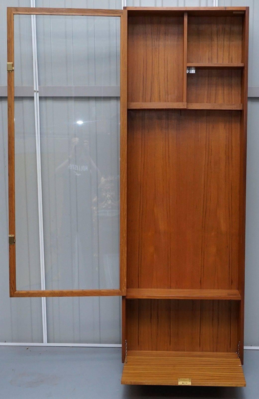 Pedley Saffron Walden Mahogany Gun Cabinet Case Three Locks In Good Condition In West Sussex, Pulborough