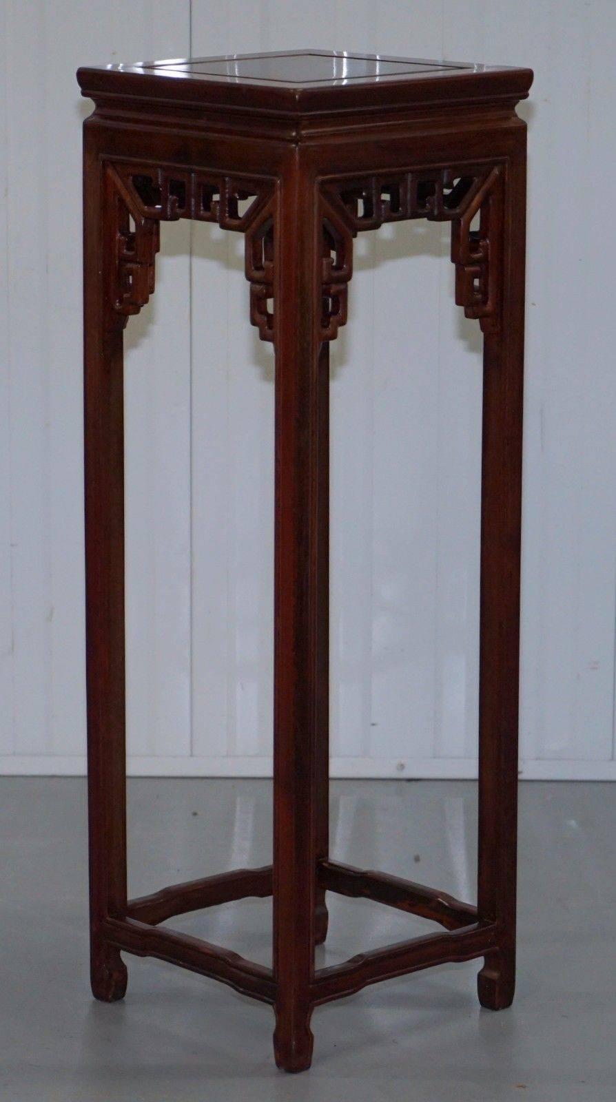 We are delighted to offer for sale this very nice solid wood Chinese Chen Leung Jardiniere plant pot stand

A very good looking well-made and decorative piece in excellent condition throughout, we have lightly cleaned hand condition waxed and hand
