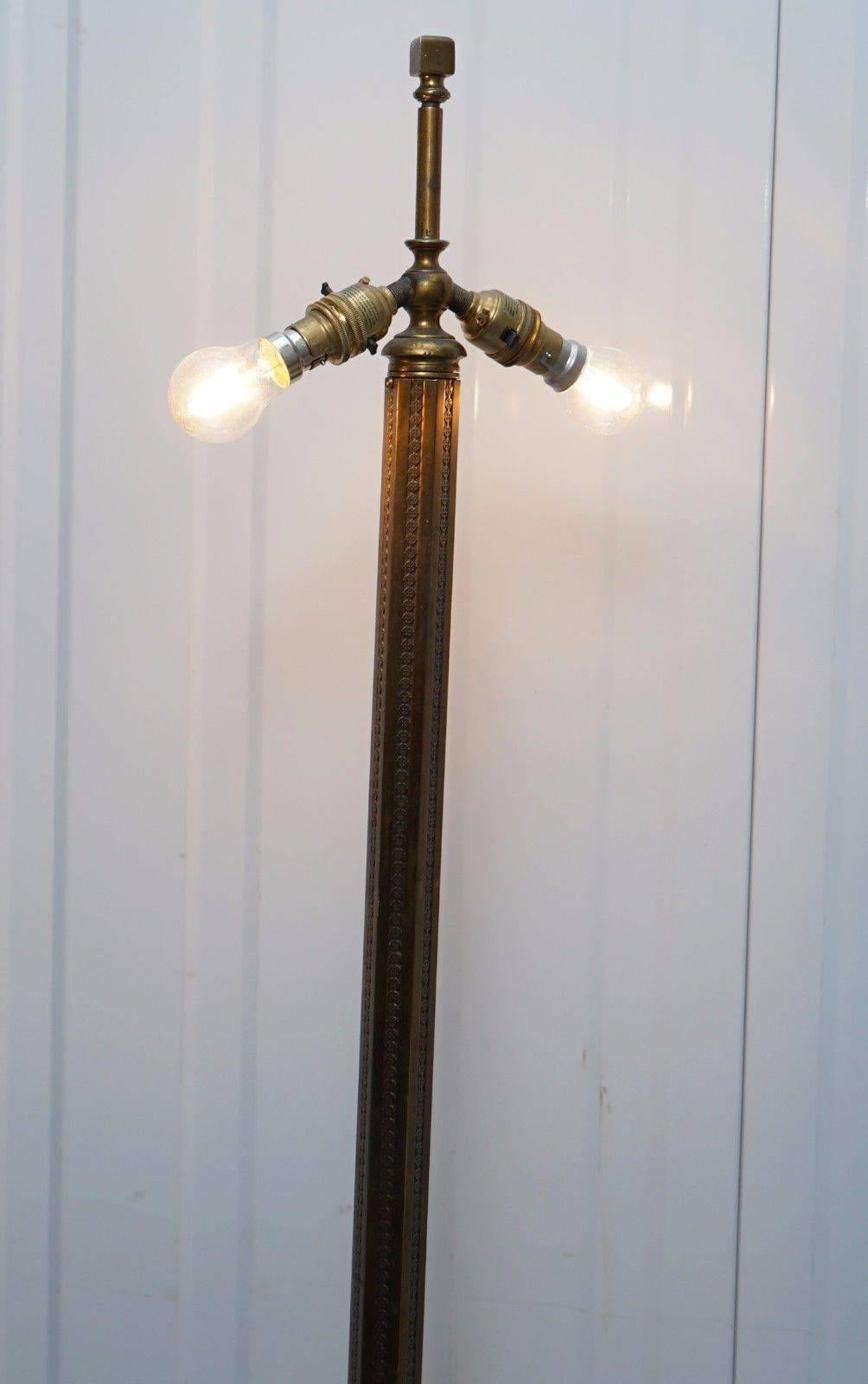 We are delighted to offer for sale this lovely decorative large wide three-legged brass pillared Victorian floor standing lamp

The condition is fully functional, it is a used piece so expect some patina marks here and there, it's been restored to