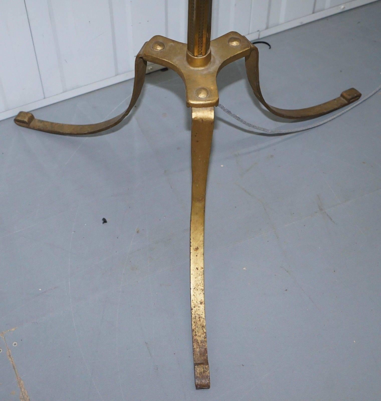 Large Wide Base Brass Three Legged Pillared Victorian Floor Standing Lamp In Good Condition In West Sussex, Pulborough