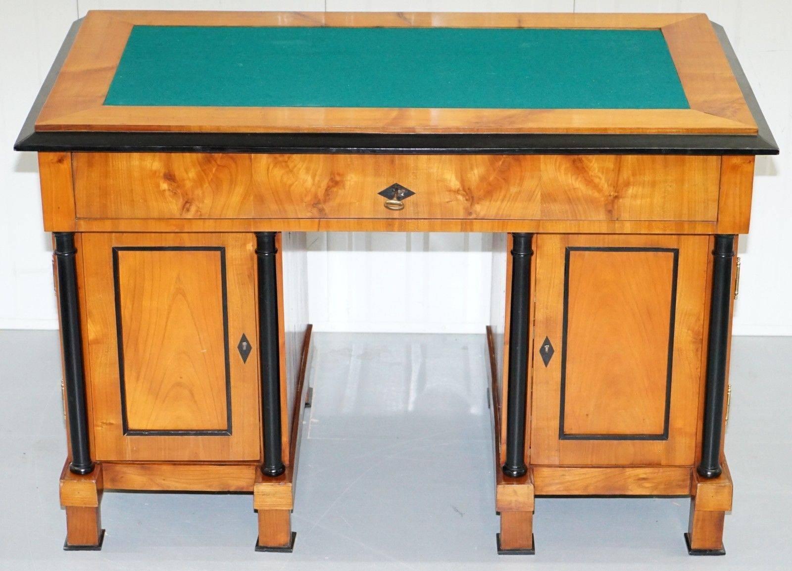 Wimbledon-Furniture is delighted to offer for sale this stunning, circa 1840-1860 Biedermeier satin birch twin pedestal partner

A very rare and good looking piece, rare to find as a solid twin pedestal like this, the condition is good for the