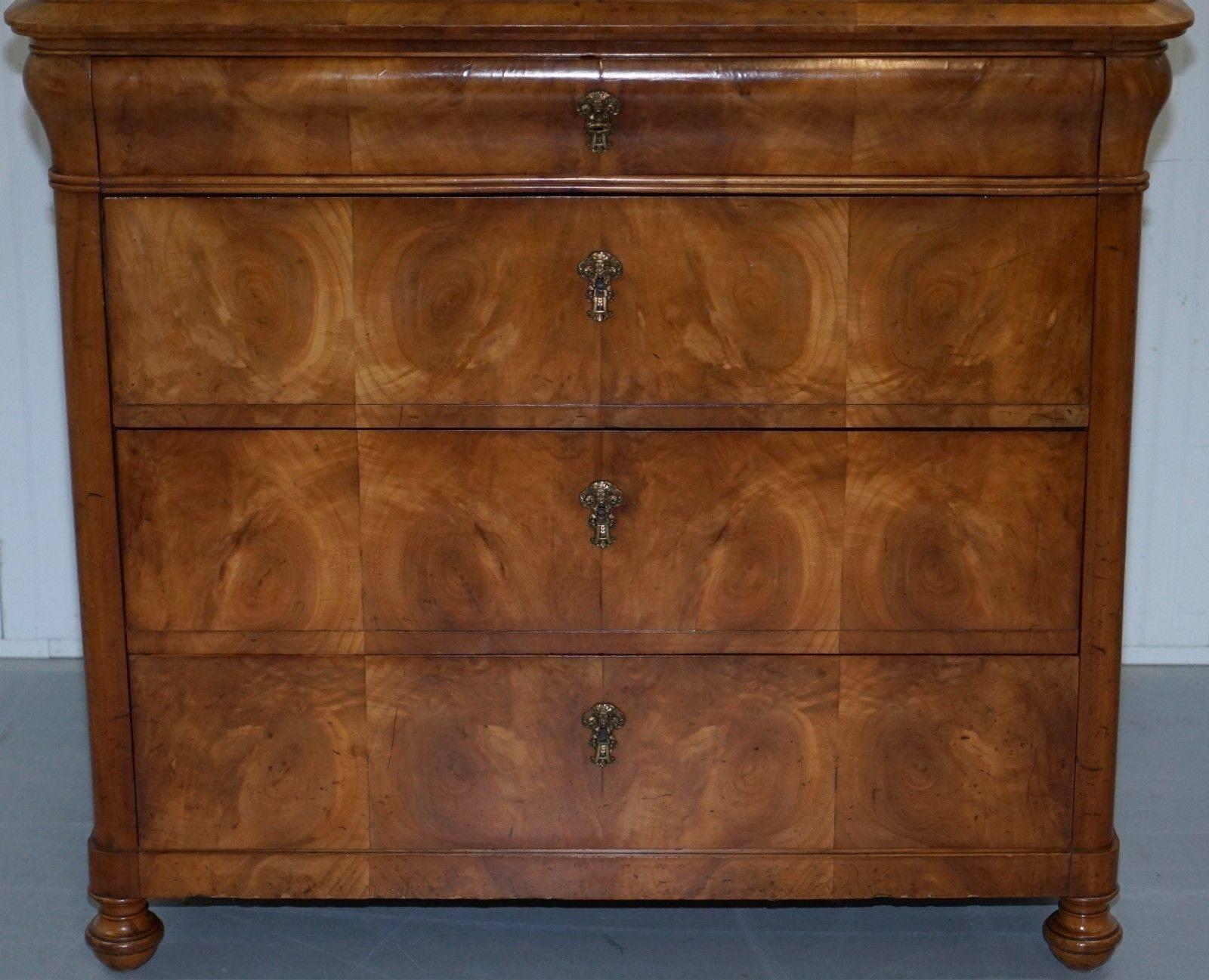 Rare Antique Swedish Biedermeier Satin Birch, circa 1840-1860 Chest of Drawers In Fair Condition In West Sussex, Pulborough