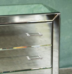 MIRRORED CHEST OF DRAWERS IN THE ITALIAN VENETiAN STYLE 81CM TALL
